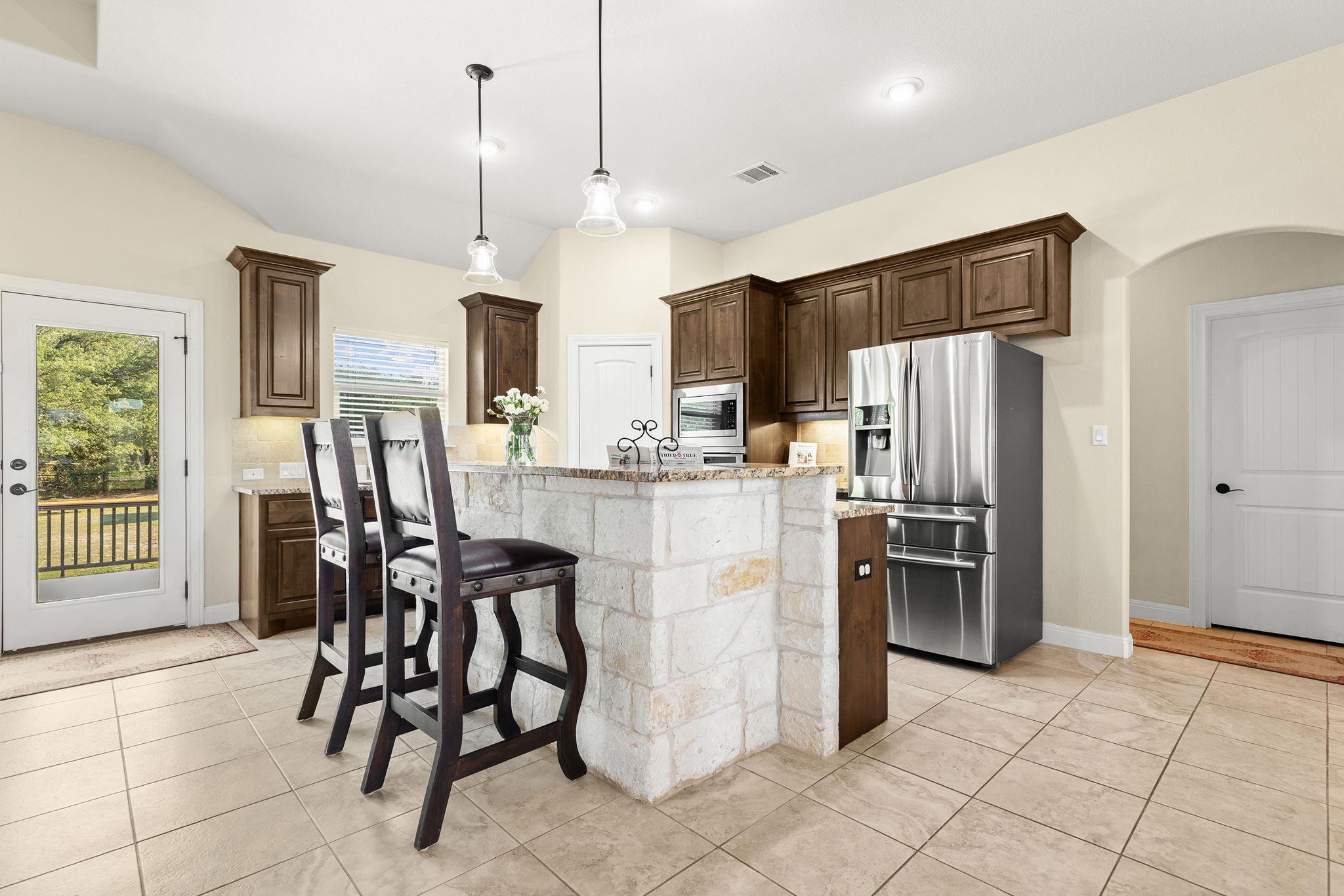 206 Campo Colinas Dr, Bertram, TX 78605