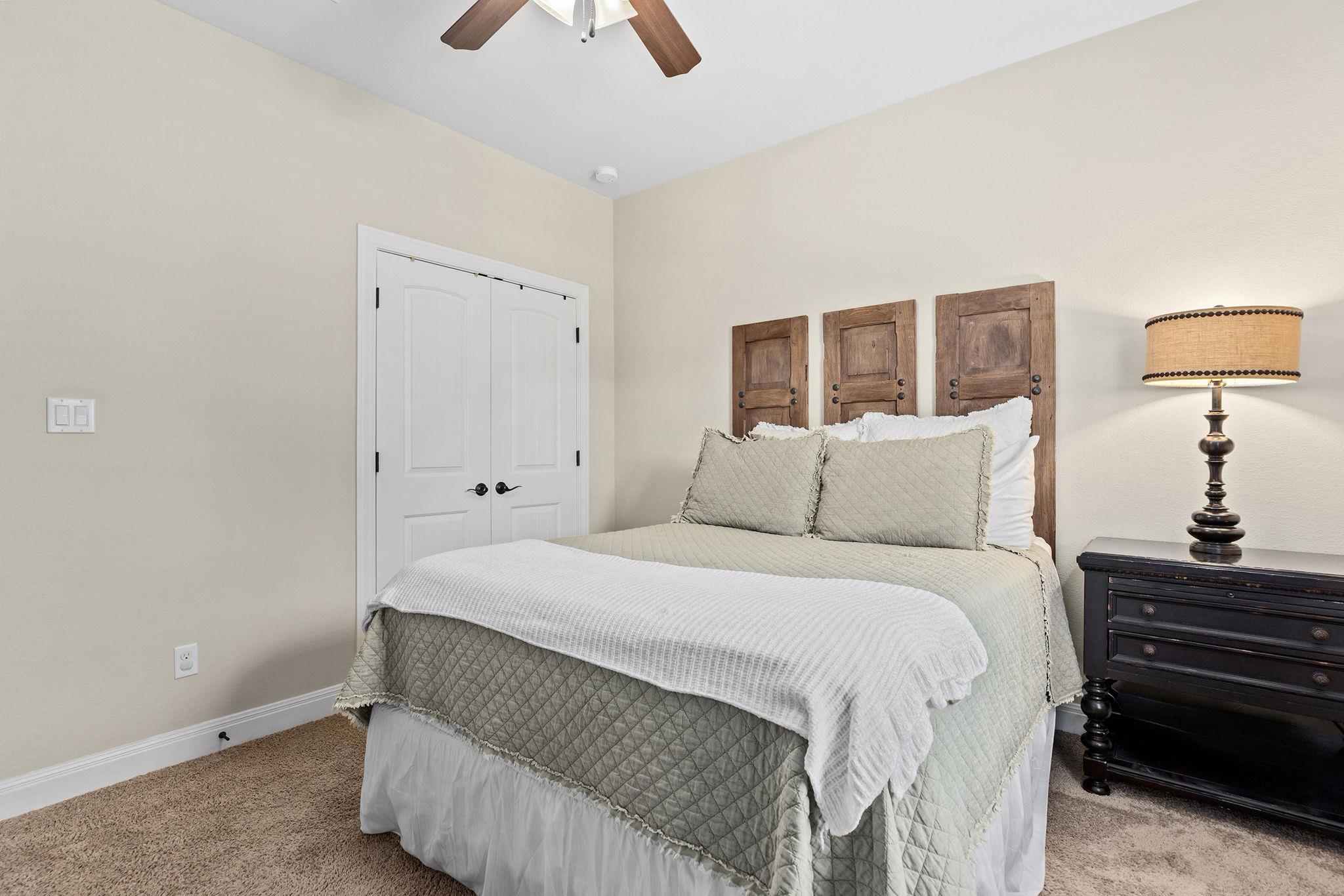 206 Campo Colinas Dr, Bertram, TX 78605