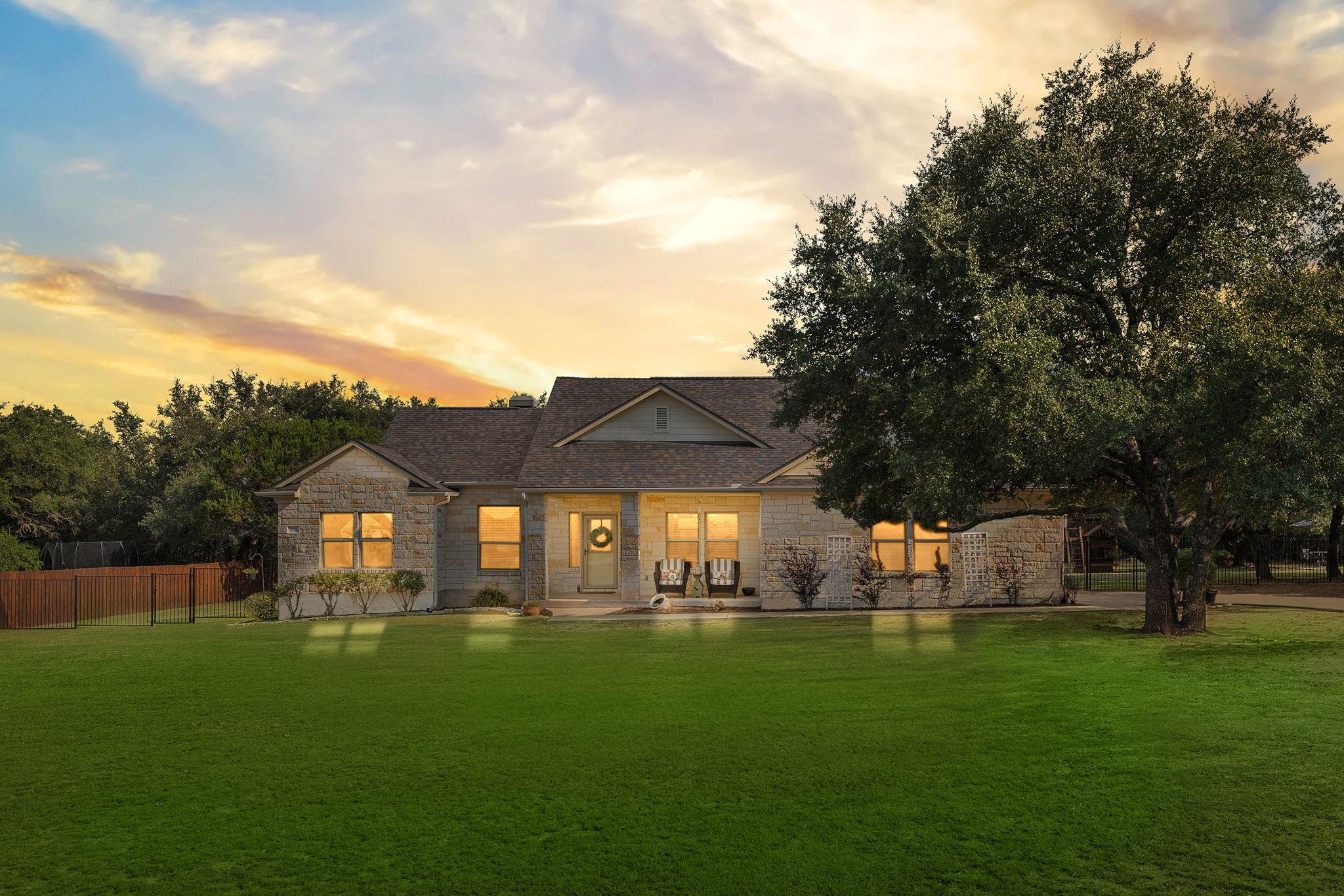 206 Campo Colinas Dr, Bertram, TX 78605