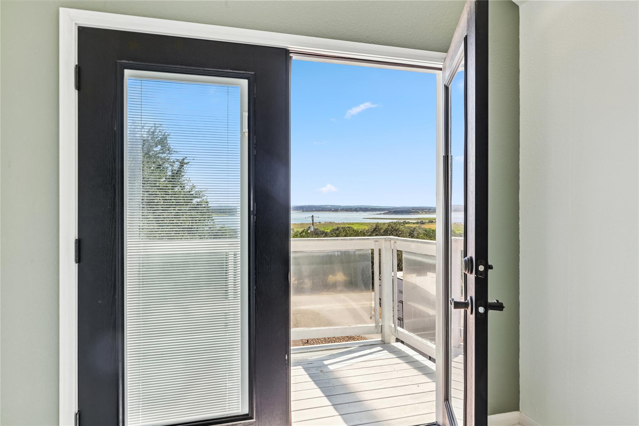 1711 LAKE BLUFF Blf, Canyon Lake, TX 78133