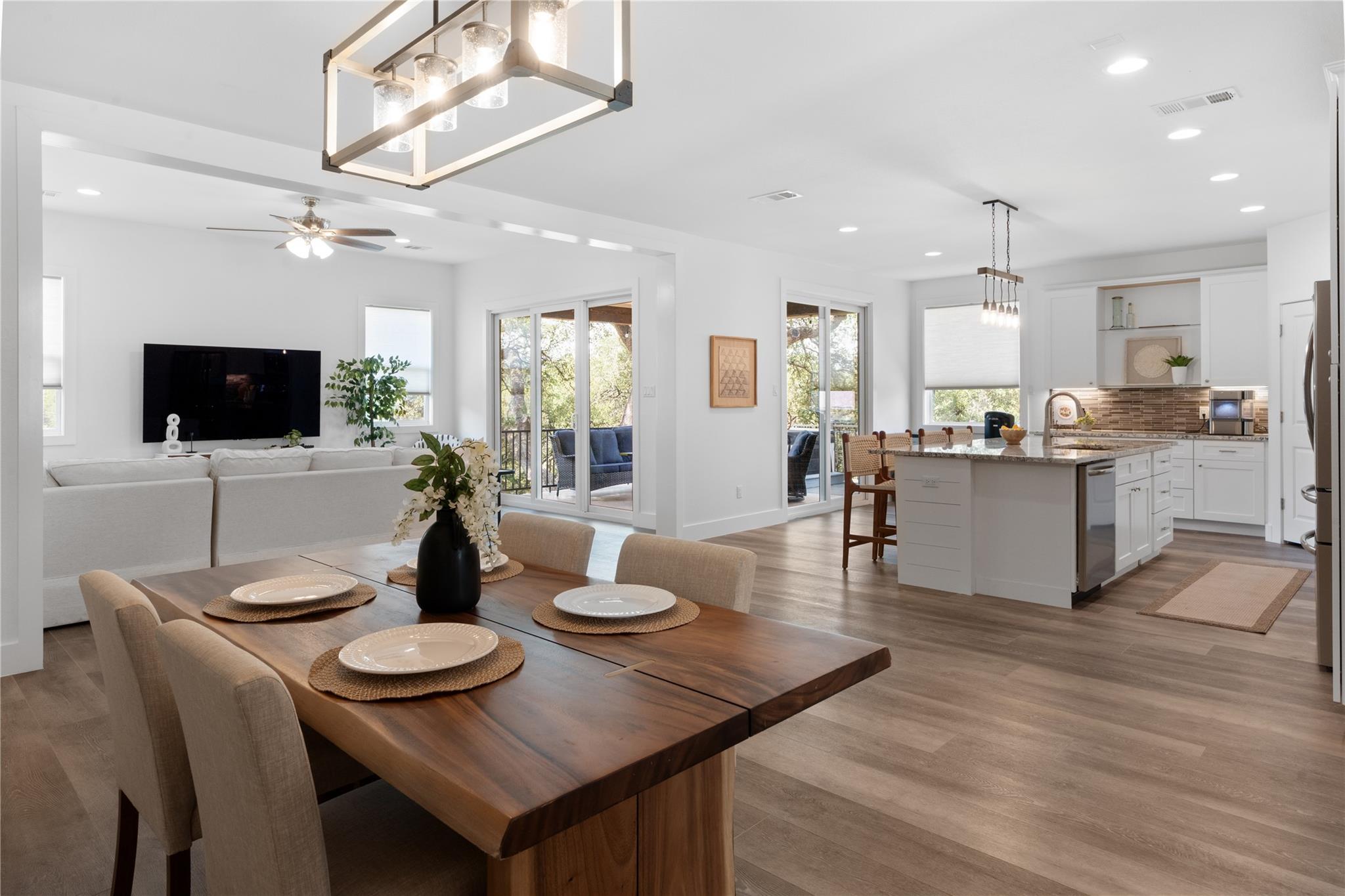 21203 Kiowa Cv, Lago Vista, TX 78645