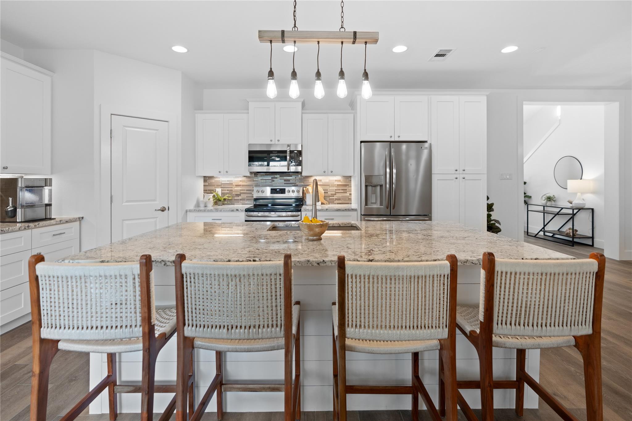 21203 Kiowa Cv, Lago Vista, TX 78645