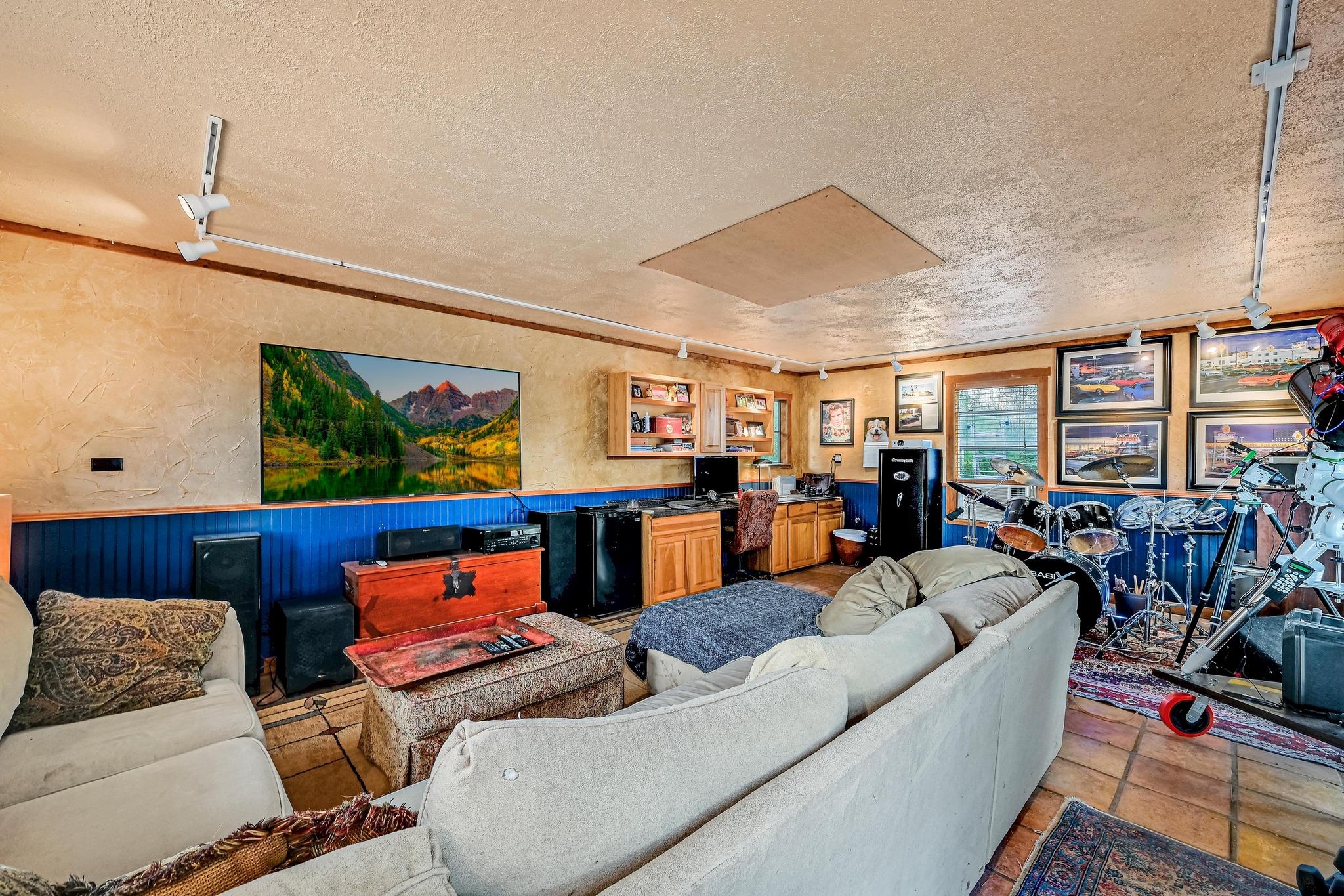 2101 Lone Man Mountain Rd, Wimberley, TX 78676