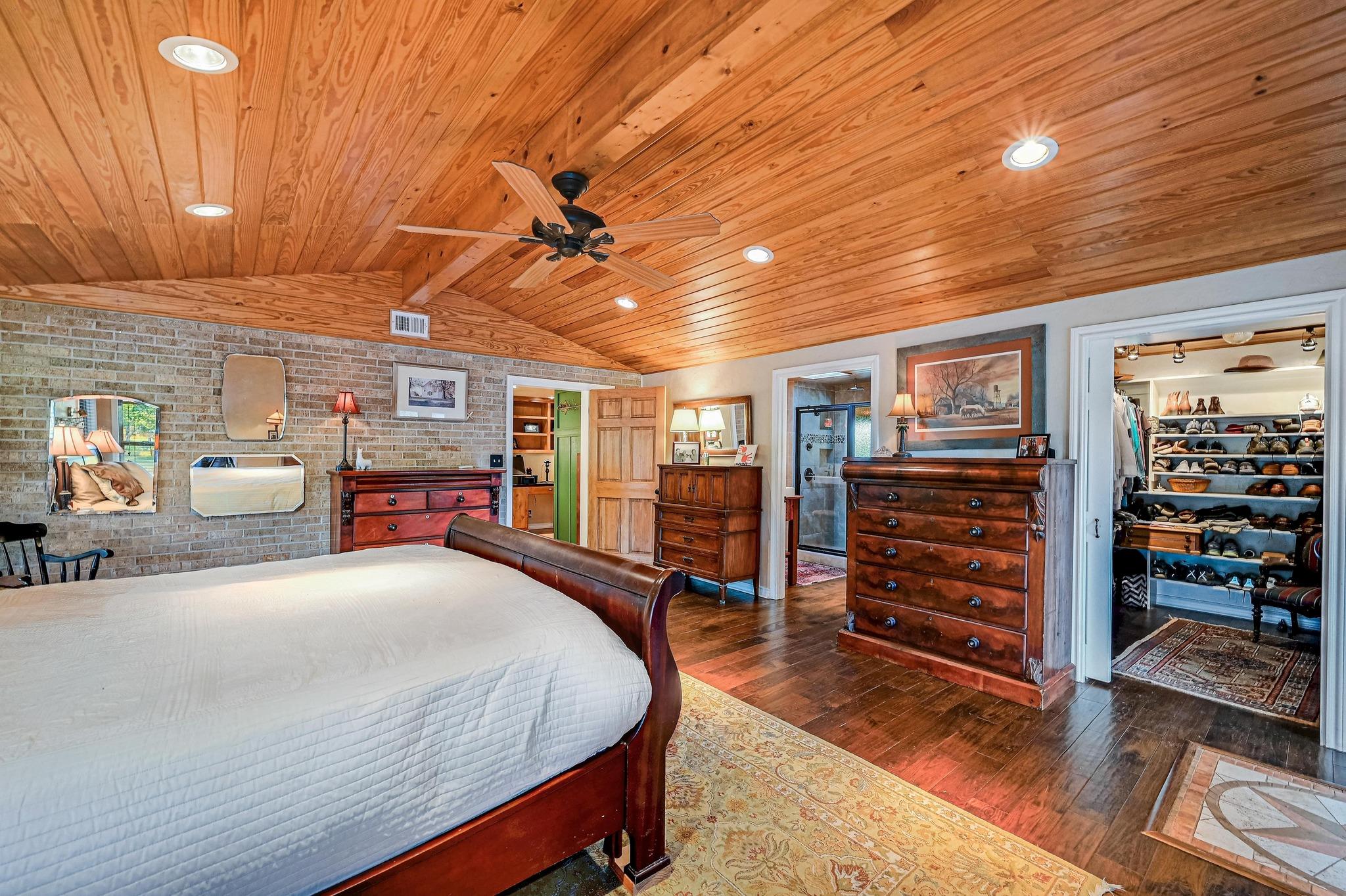 2101 Lone Man Mountain Rd, Wimberley, TX 78676