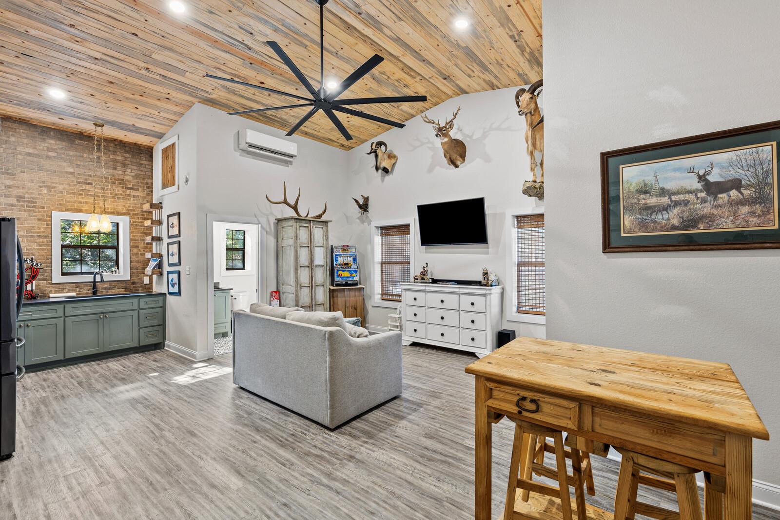 428 12th St, Valley Mills, TX 76689