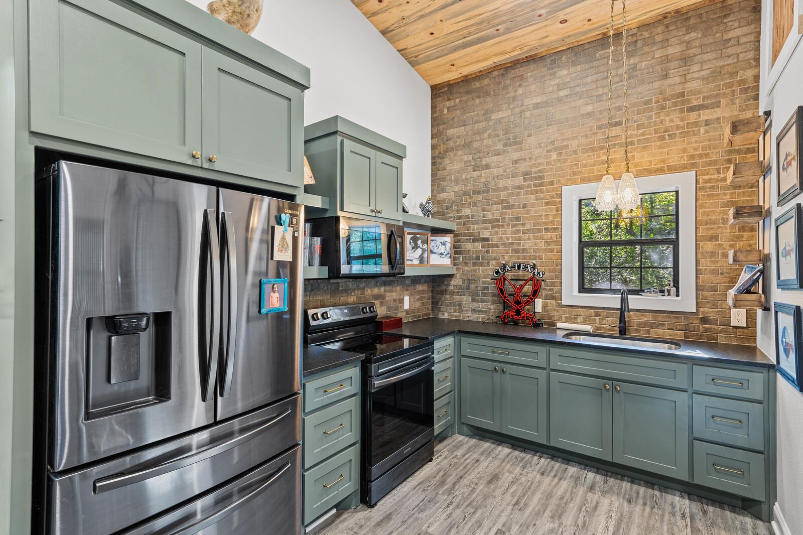 428 12th St, Valley Mills, TX 76689