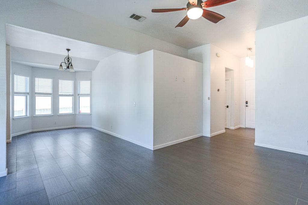 215 Estate Dr, Hutto, TX 78634