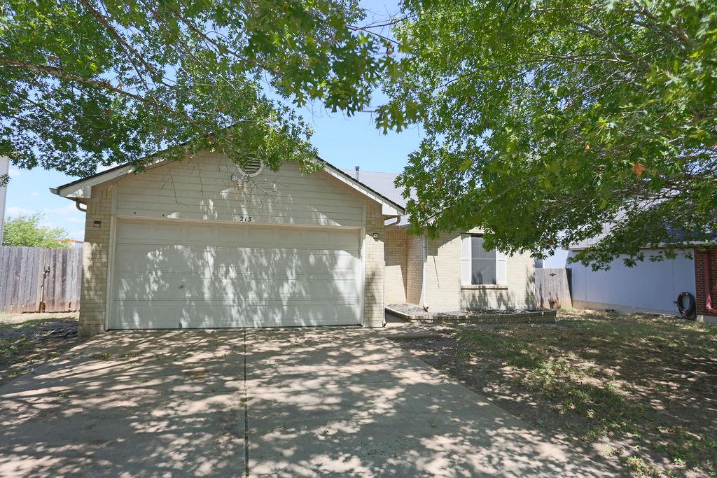 215 Estate Dr, Hutto, TX 78634