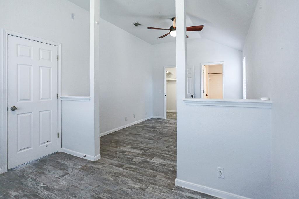 215 Estate Dr, Hutto, TX 78634