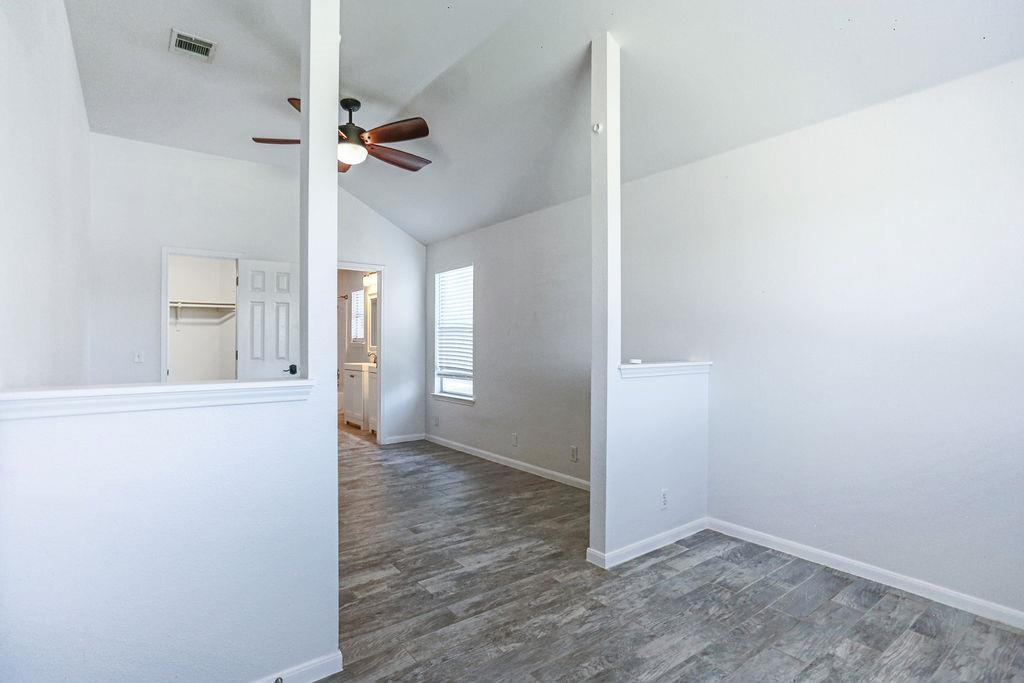 215 Estate Dr, Hutto, TX 78634