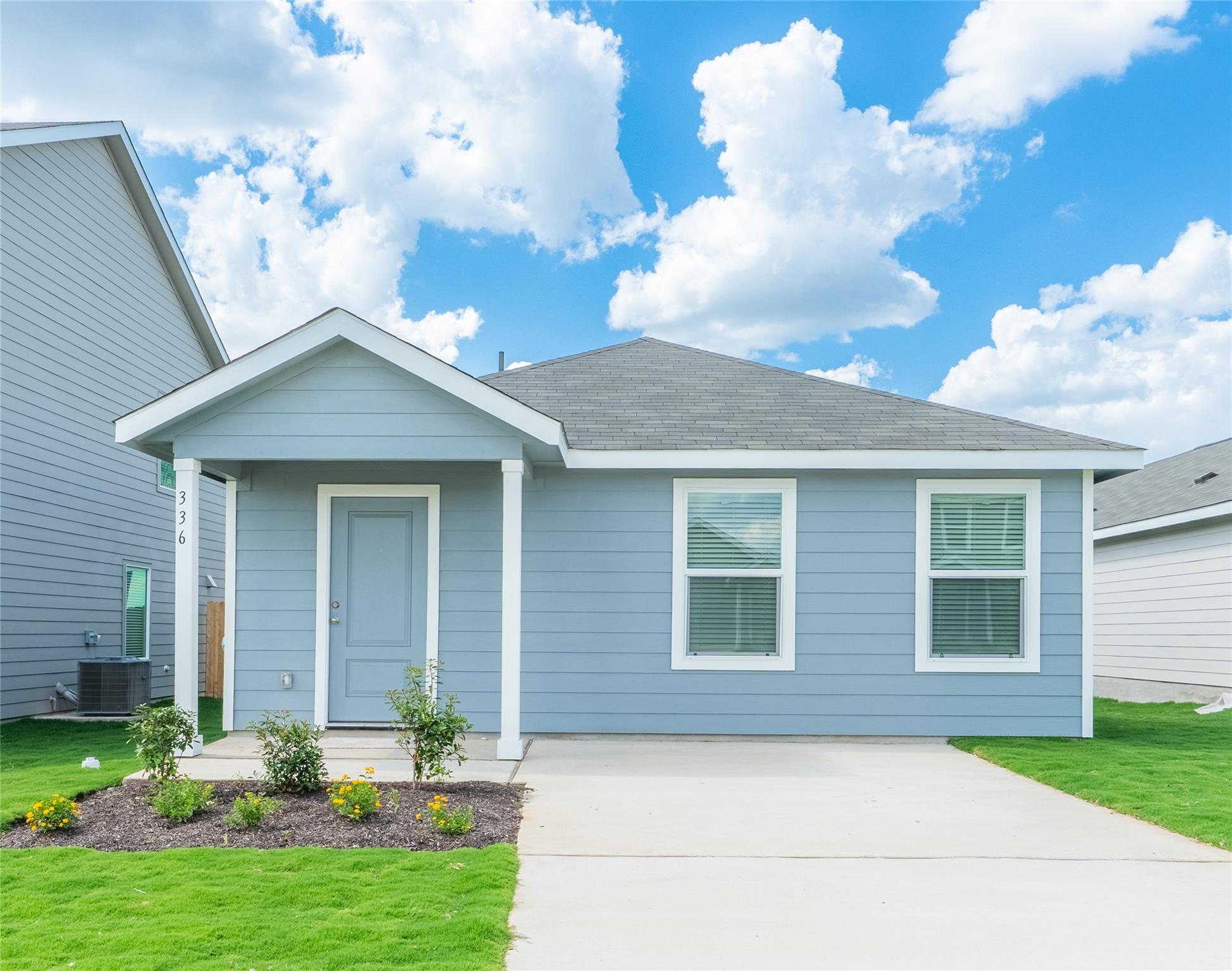 336 Cowpoke Dr, Jarrell, TX 76537