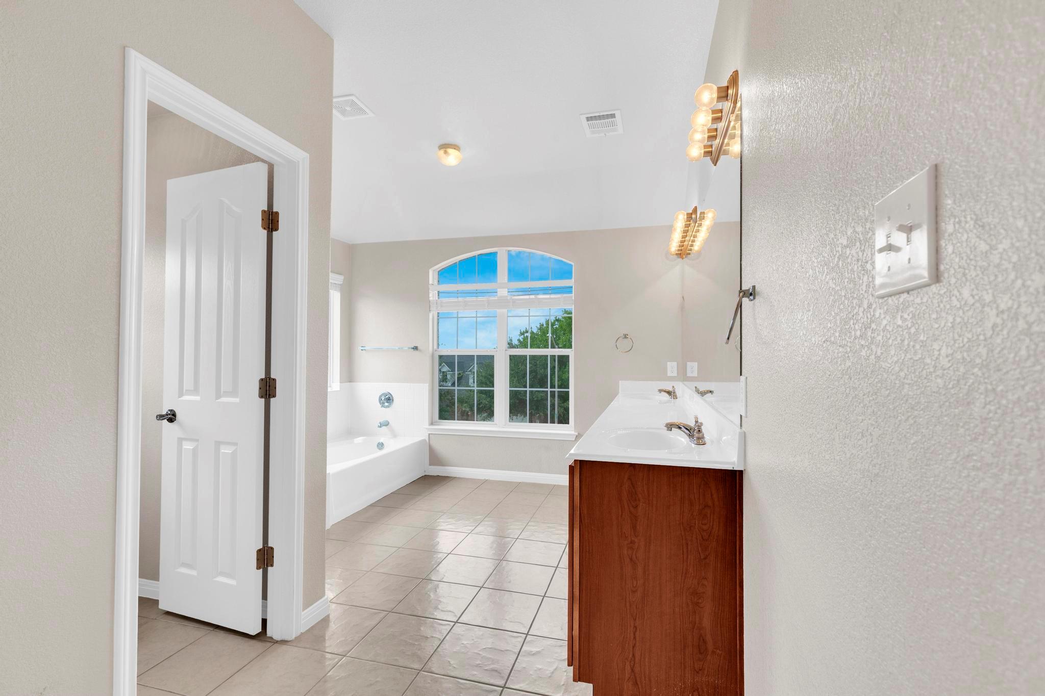 1104 Canadian Cv, Leander, TX 78641