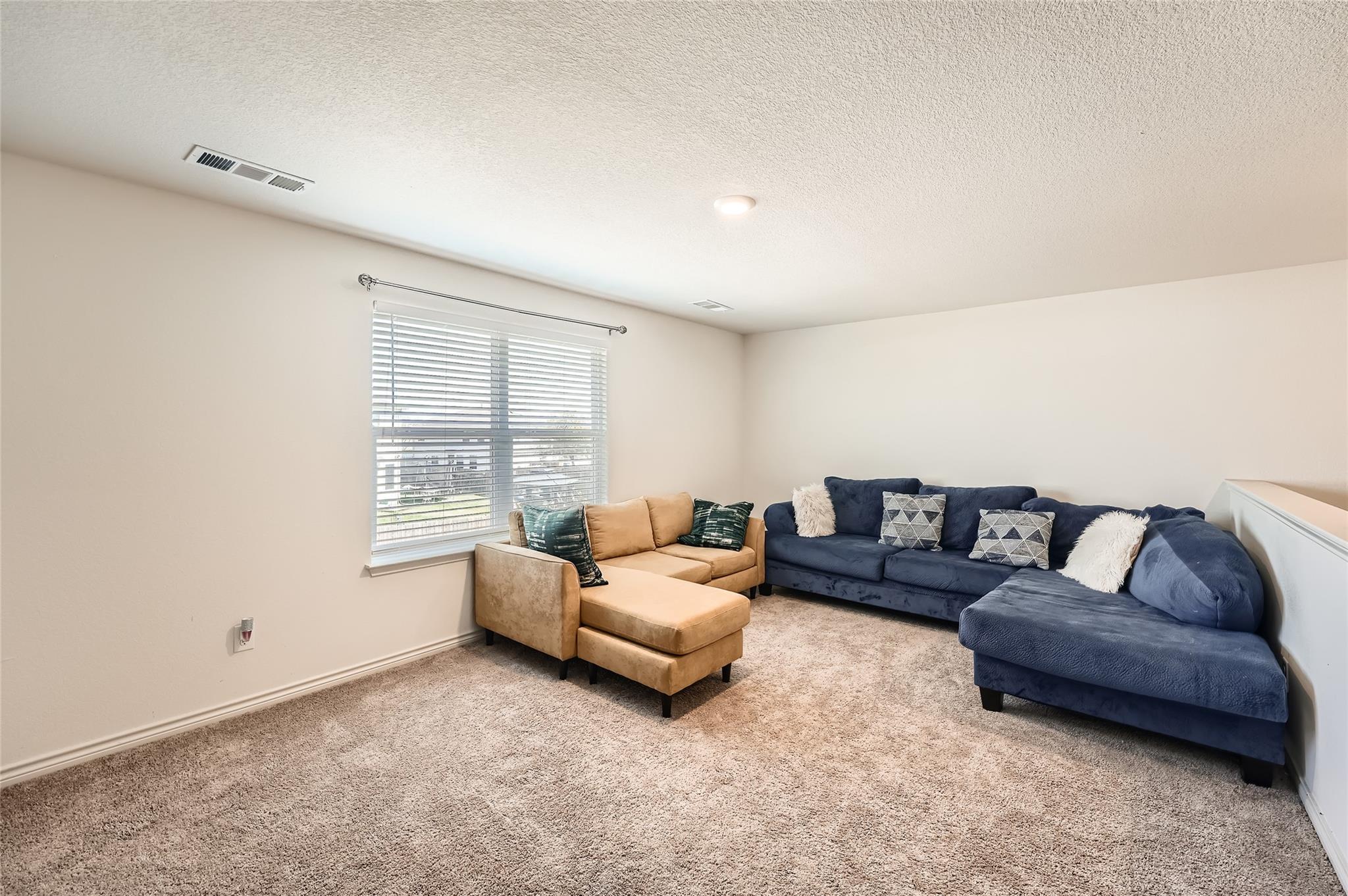 14513 Prairie Sod Ln, Elgin, TX 78621