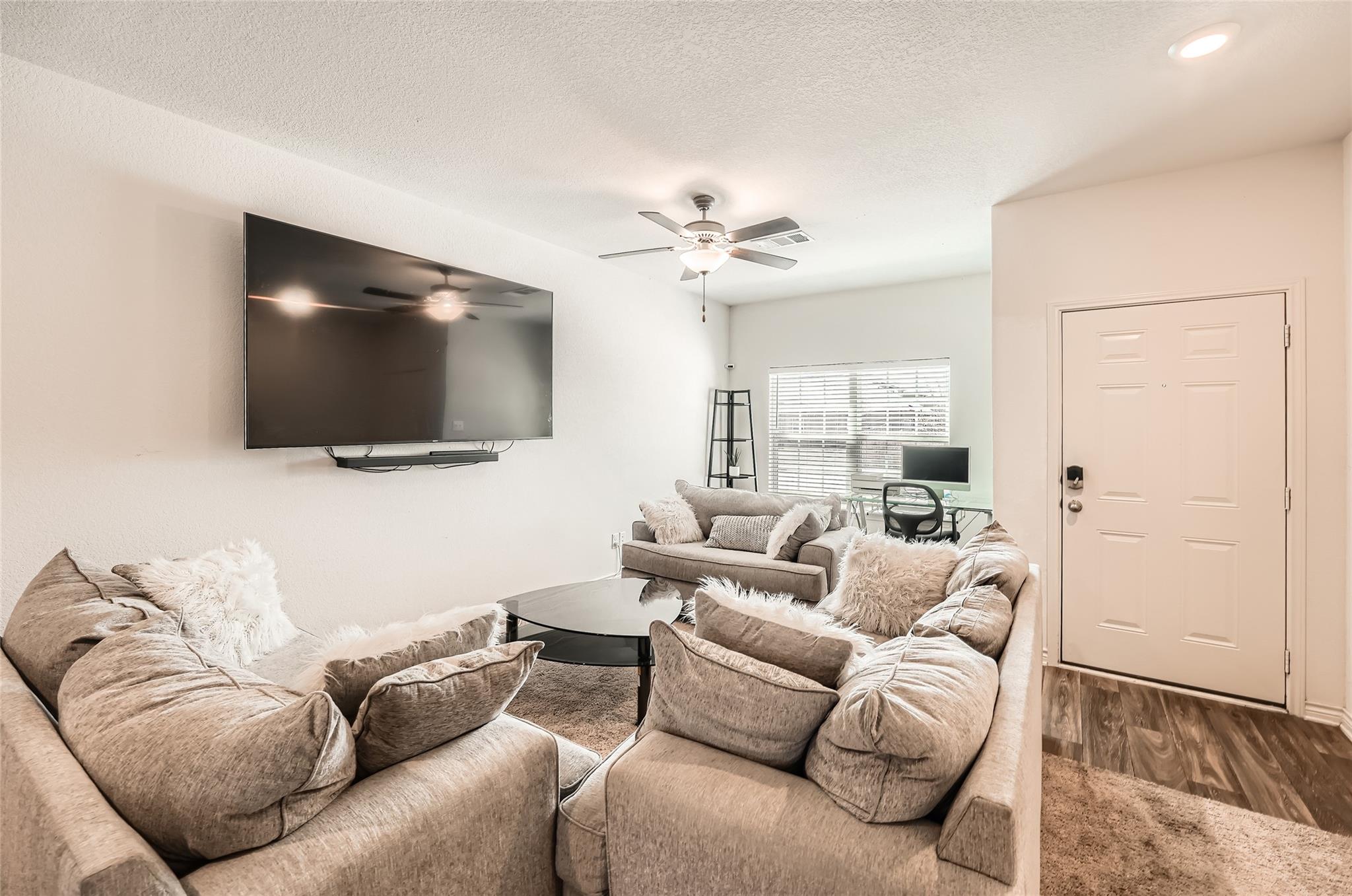 14513 Prairie Sod Ln, Elgin, TX 78621