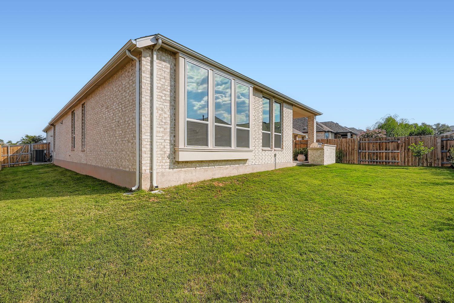 210 Bald Eagle Ln, Kyle, TX 78640