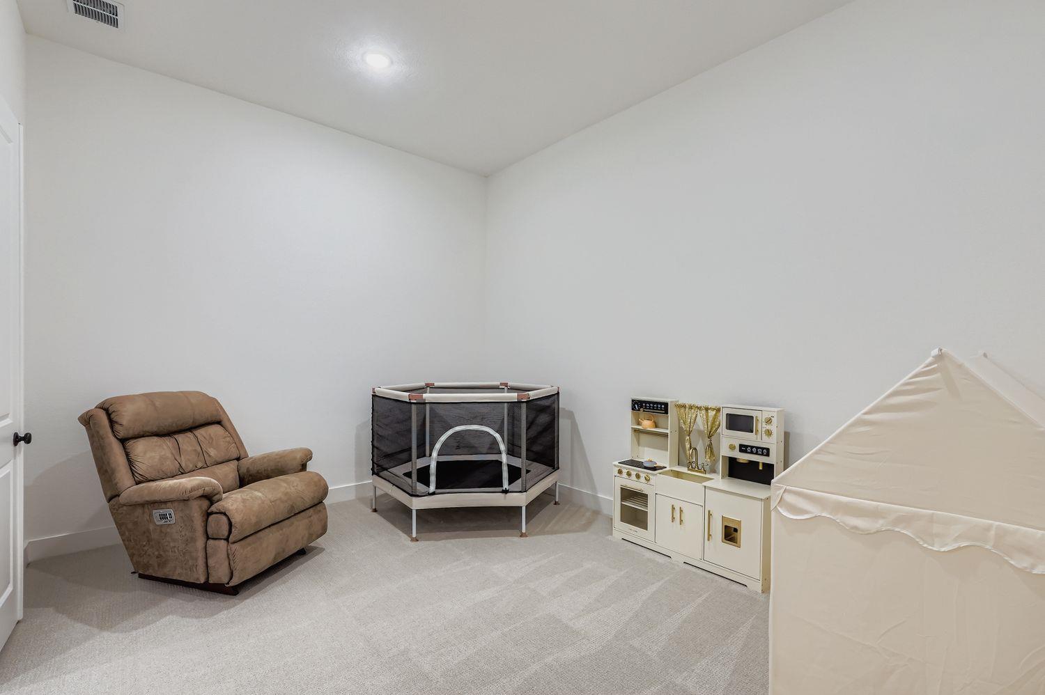 210 Bald Eagle Ln, Kyle, TX 78640