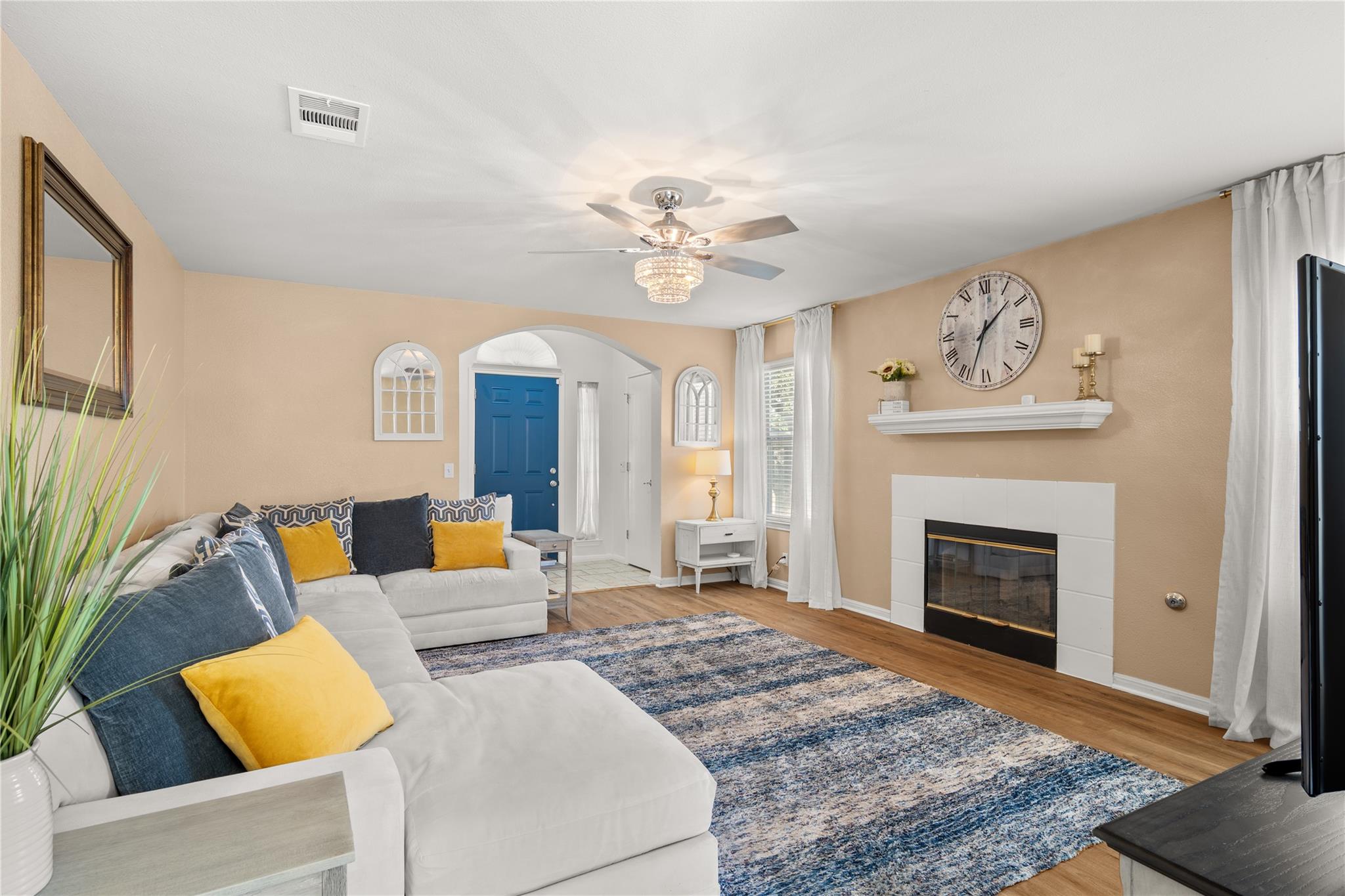 104 Toby Trl, Hutto, TX 78634