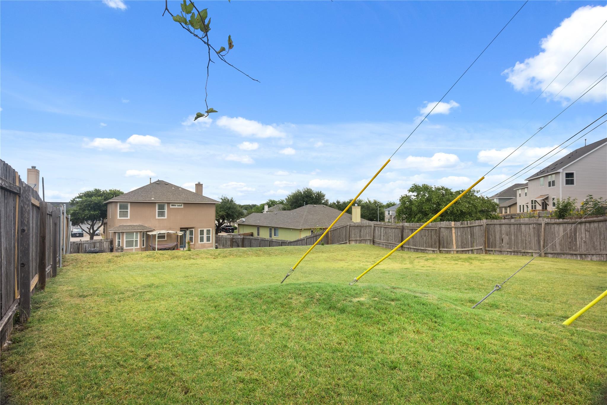 104 Toby Trl, Hutto, TX 78634