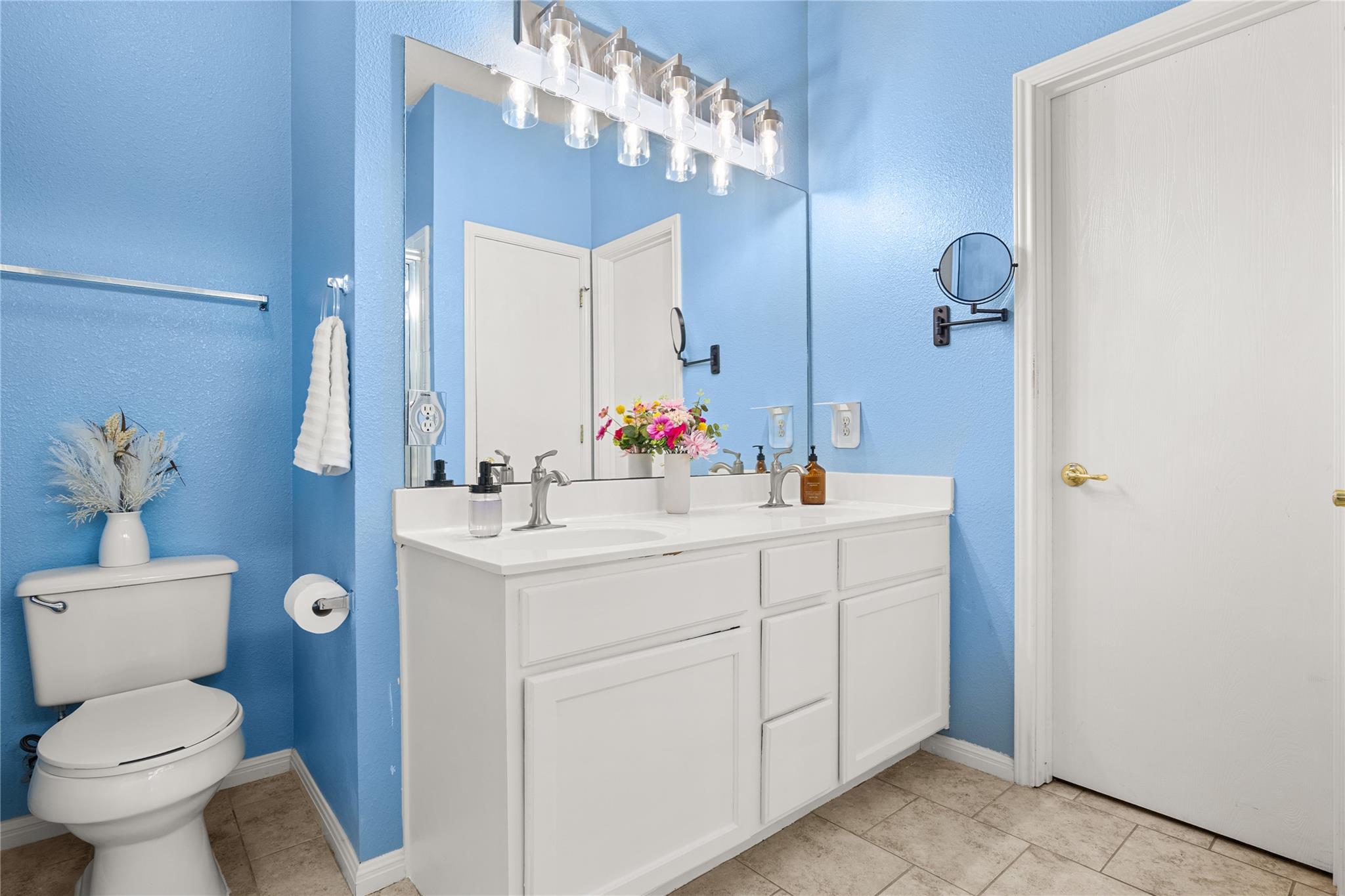 104 Toby Trl, Hutto, TX 78634