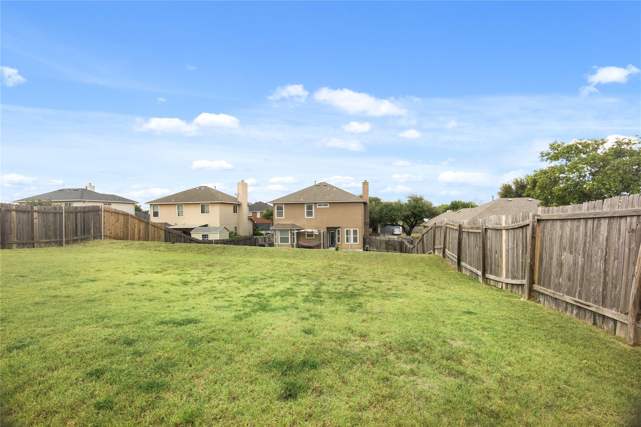 104 Toby Trl, Hutto, TX 78634