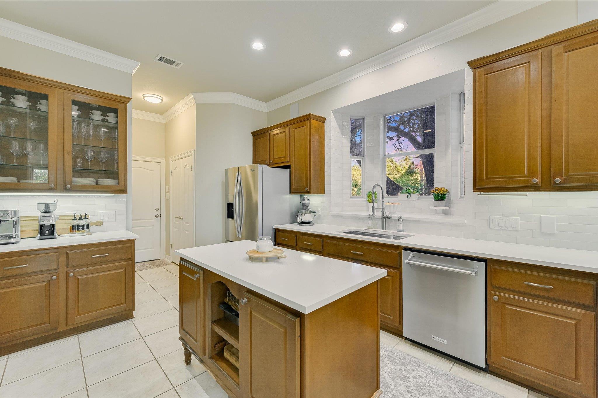 10129 Planters Woods Dr, Austin, TX 78730