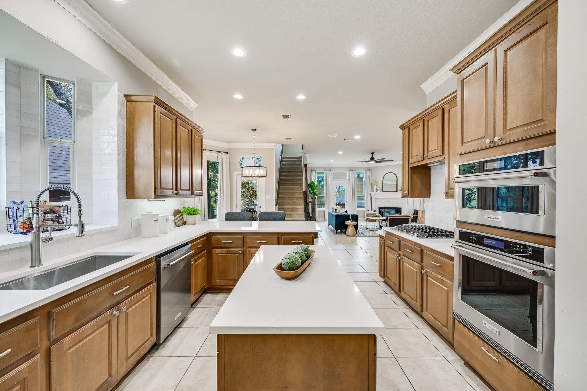 10129 Planters Woods Dr, Austin, TX 78730