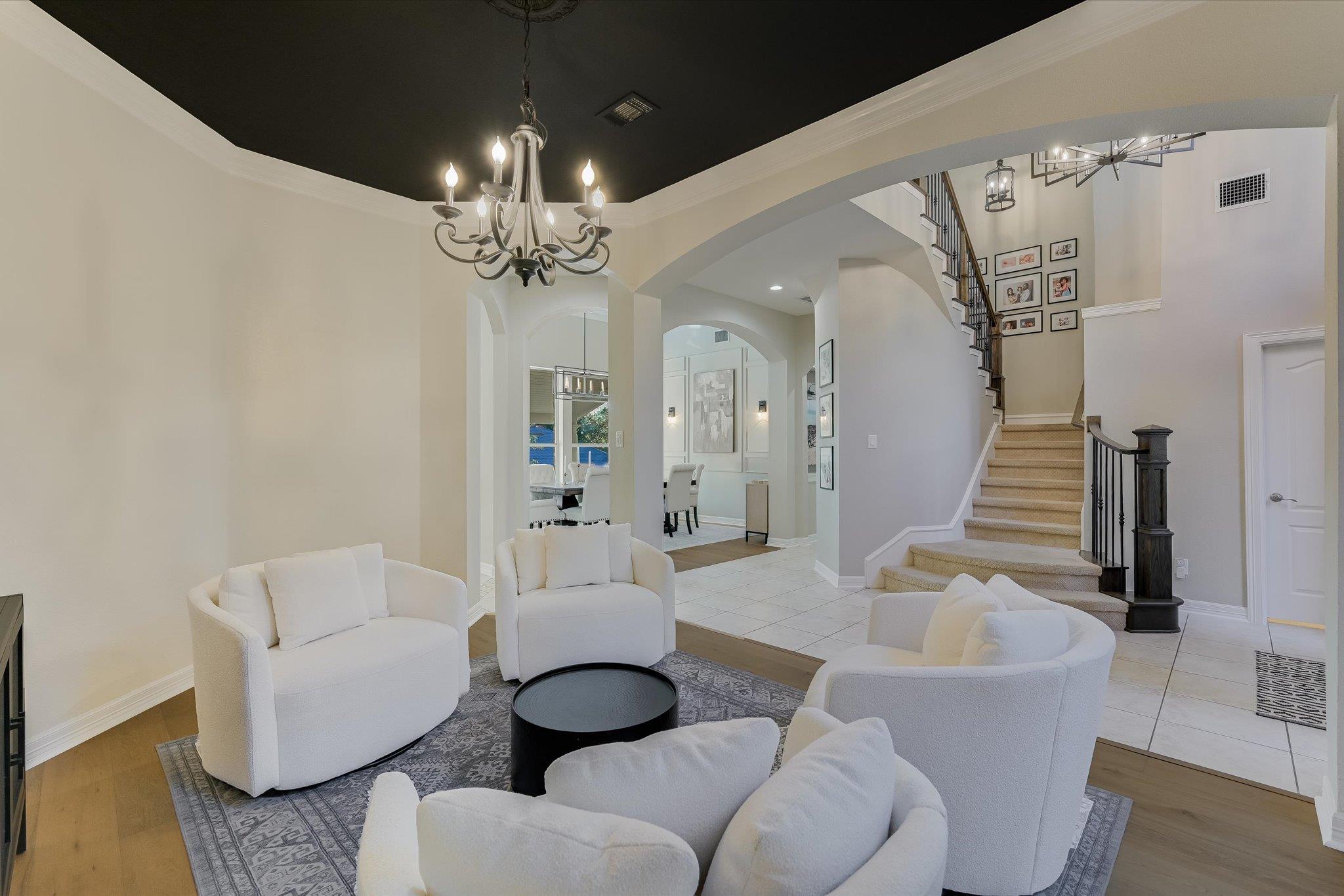 10129 Planters Woods Dr, Austin, TX 78730