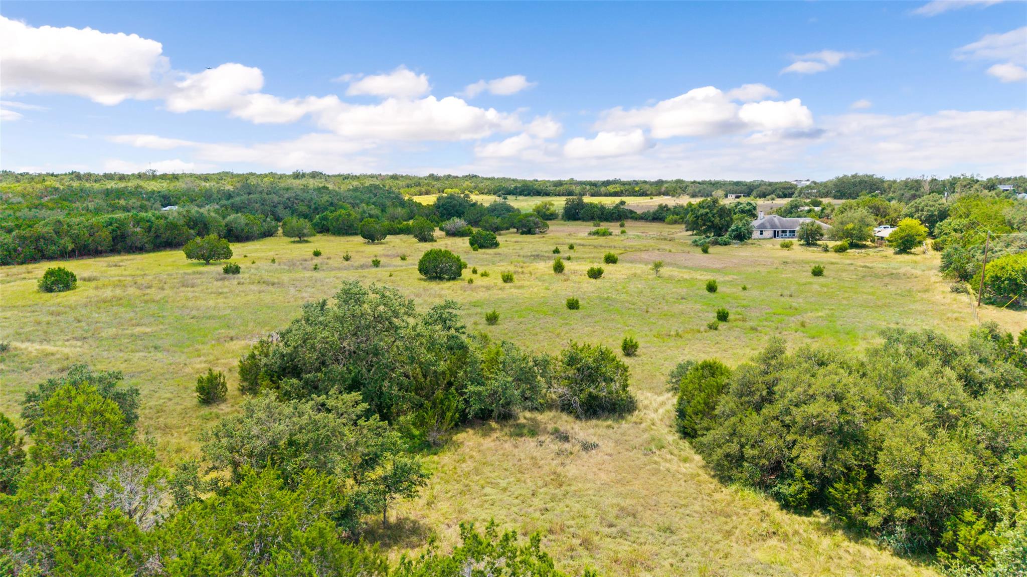 404 Red Bud Trl, Blanco, TX 78606