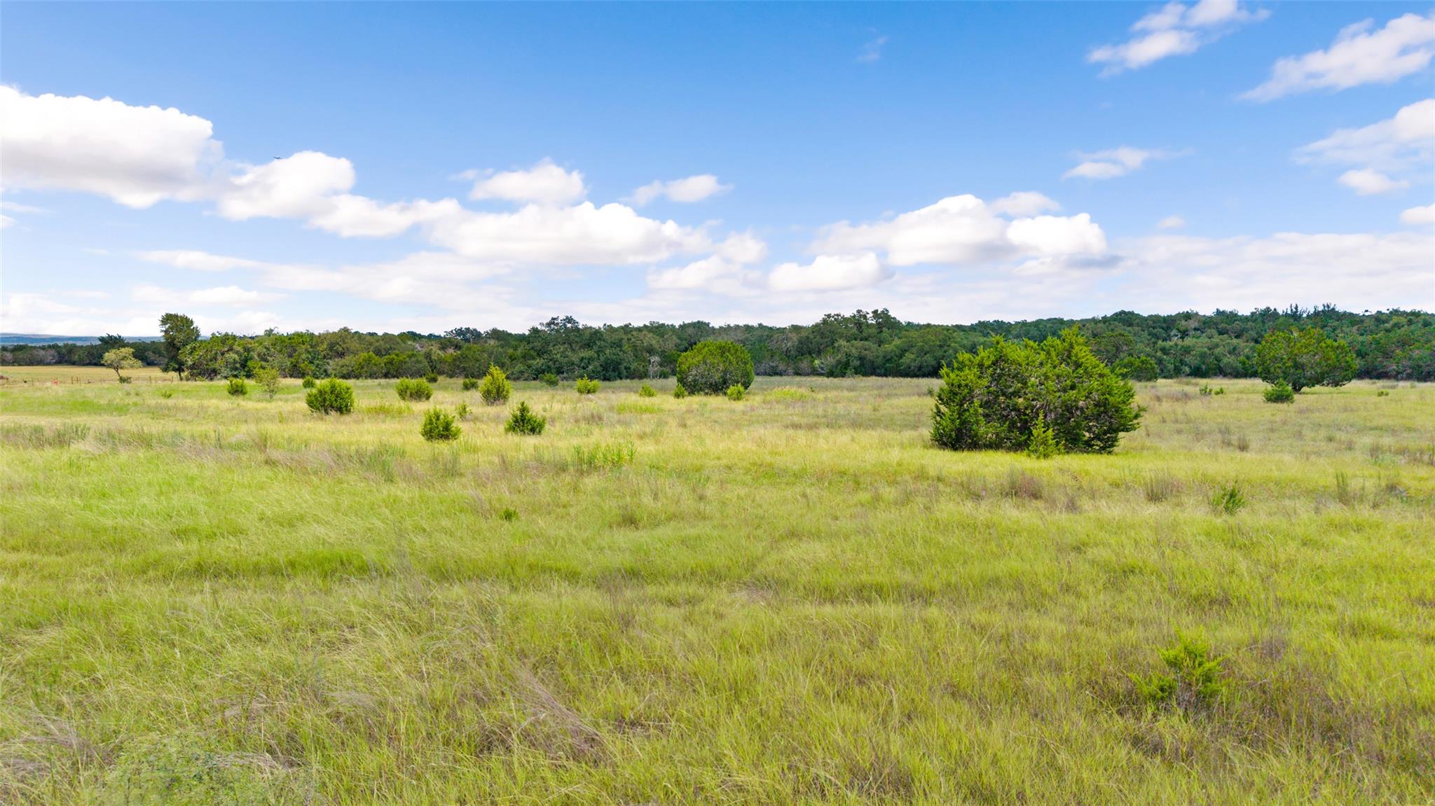 404 Red Bud Trl, Blanco, TX 78606