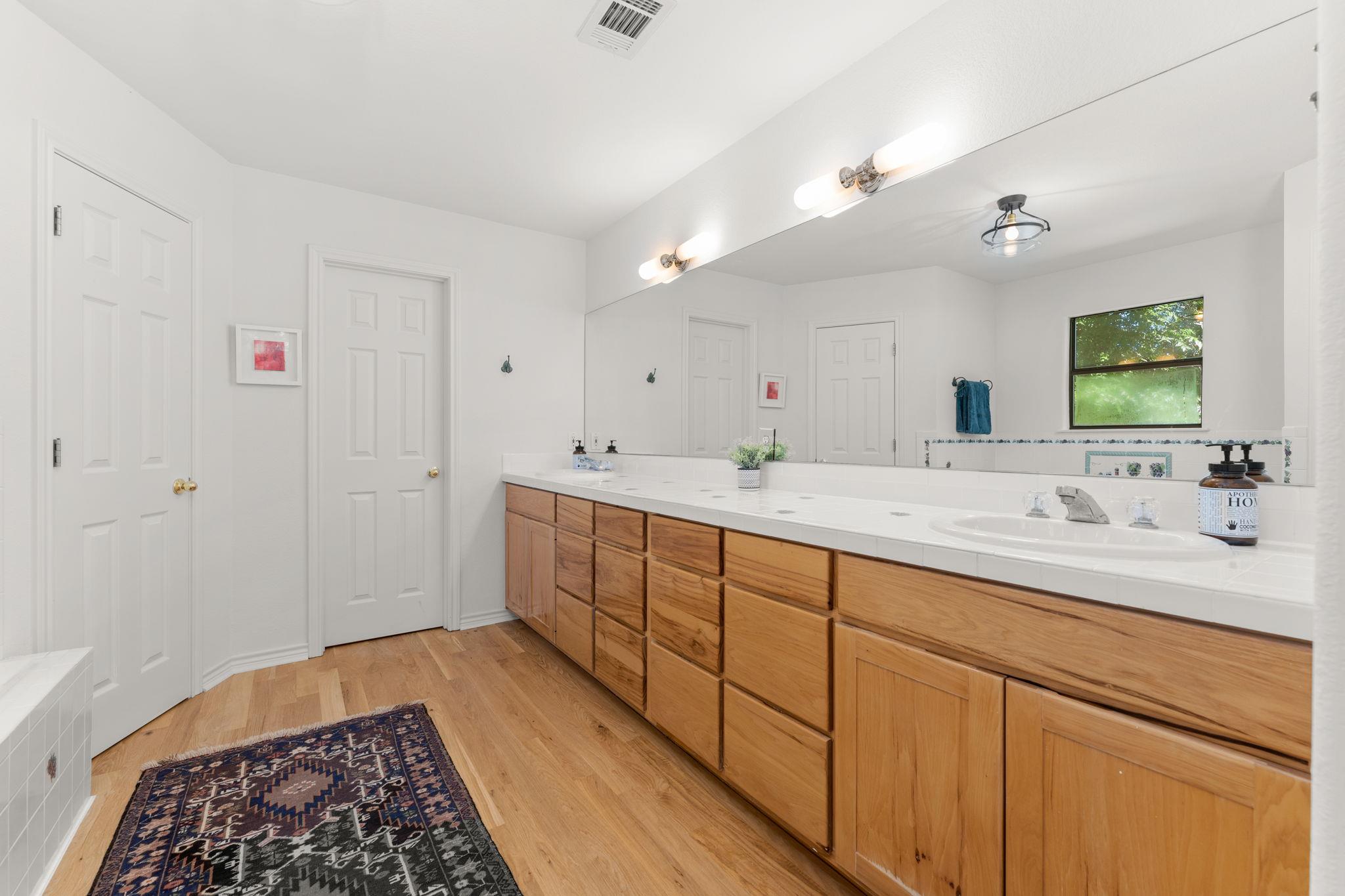 800 Spur 191, Spicewood, TX 78669