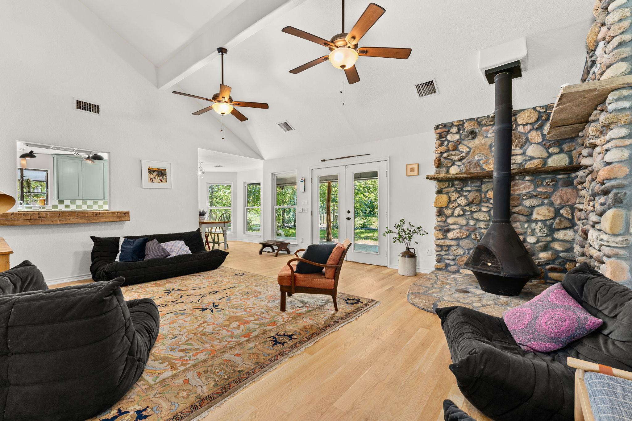 800 Spur 191, Spicewood, TX 78669