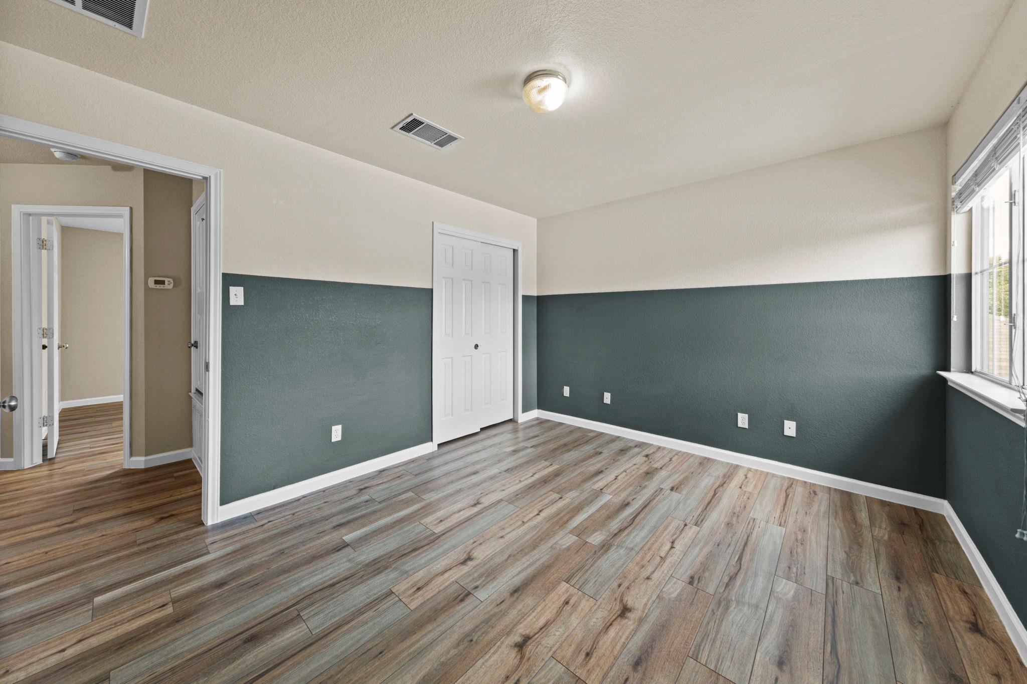 914 Aiken Dr, Leander, TX 78641