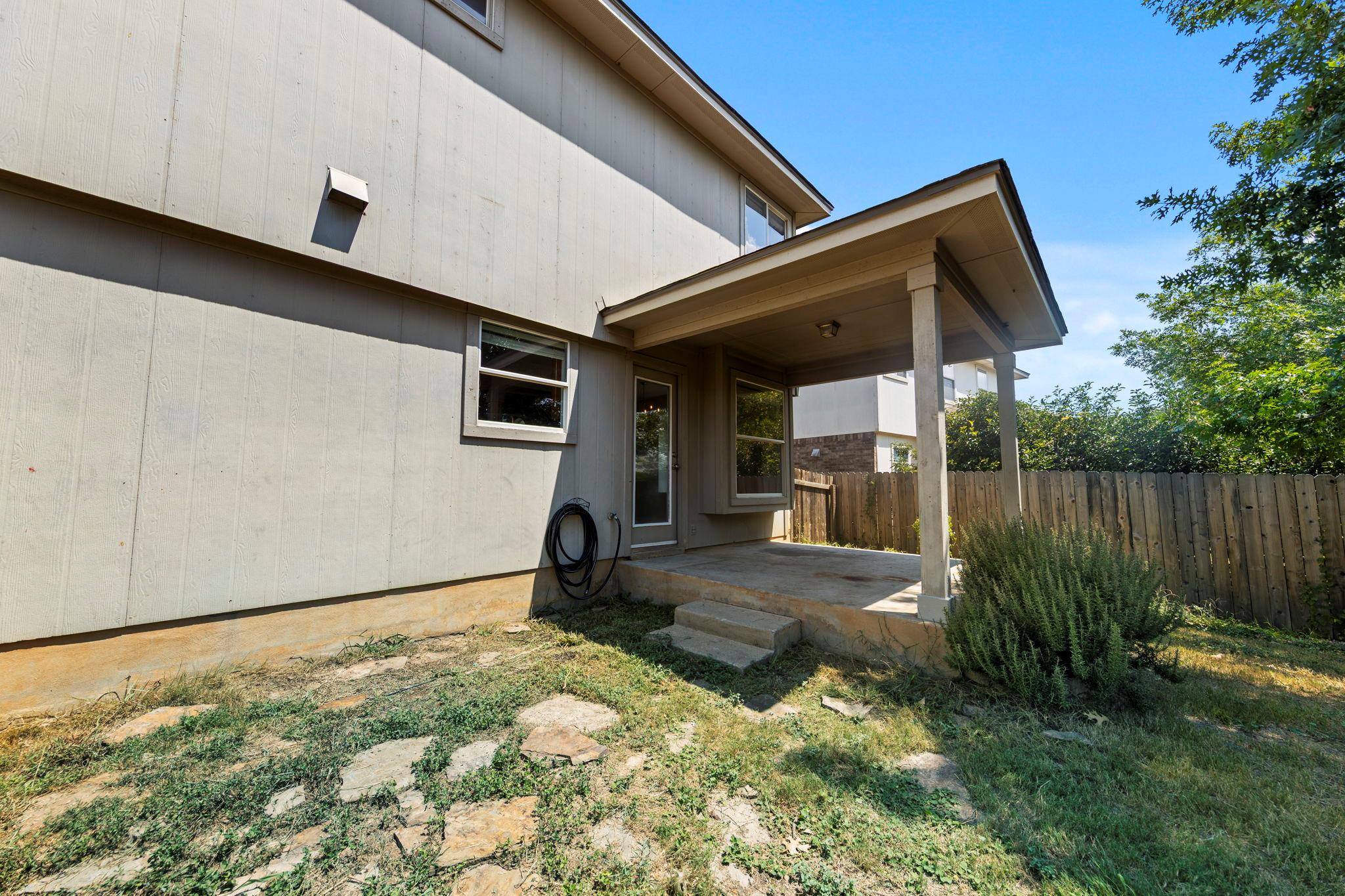 914 Aiken Dr, Leander, TX 78641