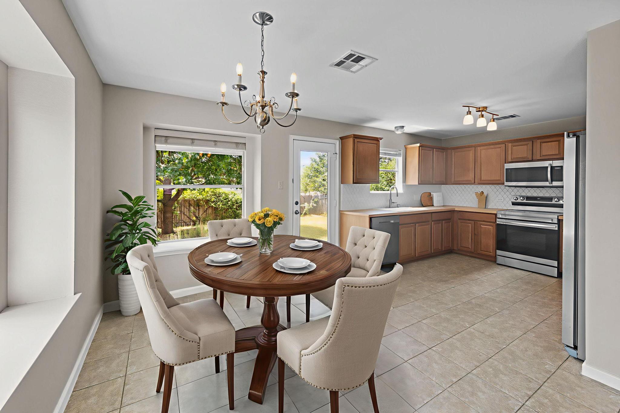 914 Aiken Dr, Leander, TX 78641