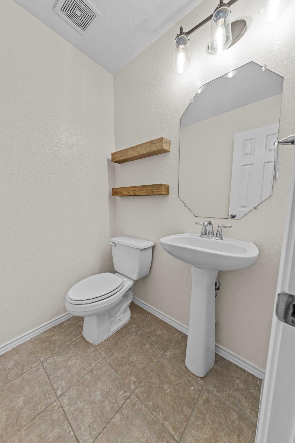 914 Aiken Dr, Leander, TX 78641