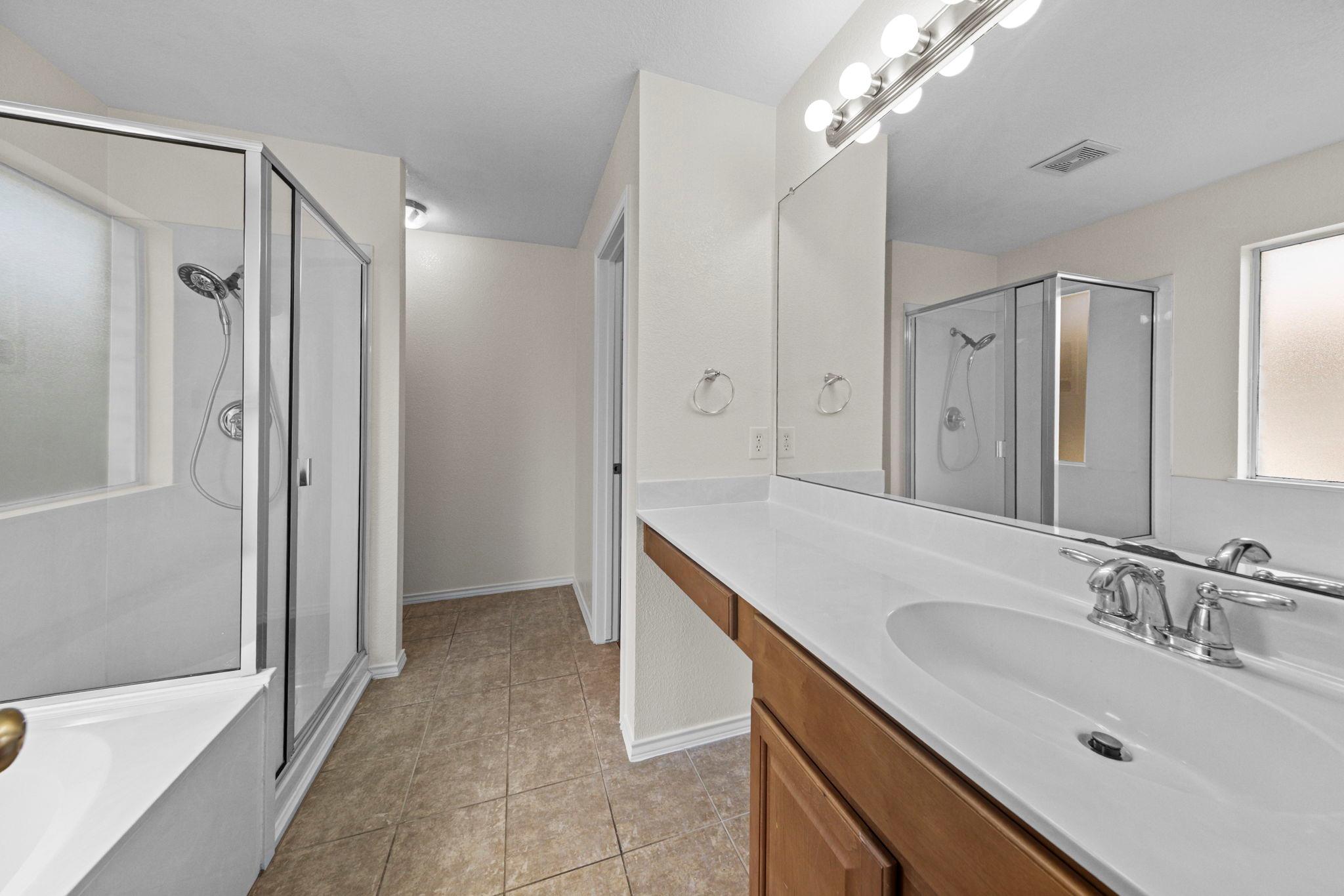 914 Aiken Dr, Leander, TX 78641