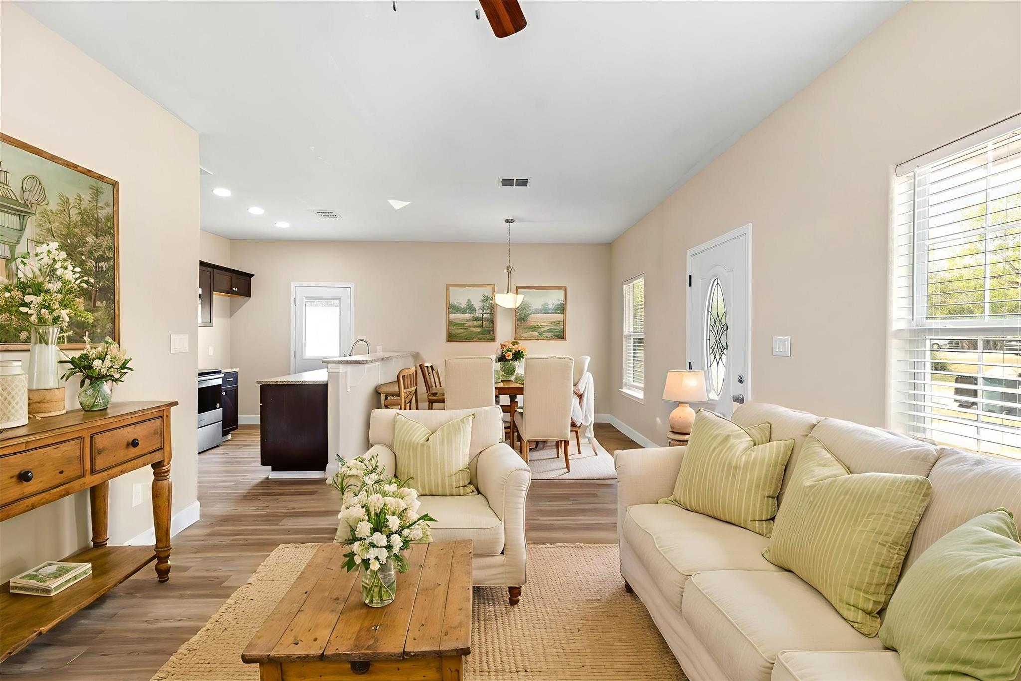 1628 Armstrong St, Luling, TX 78648