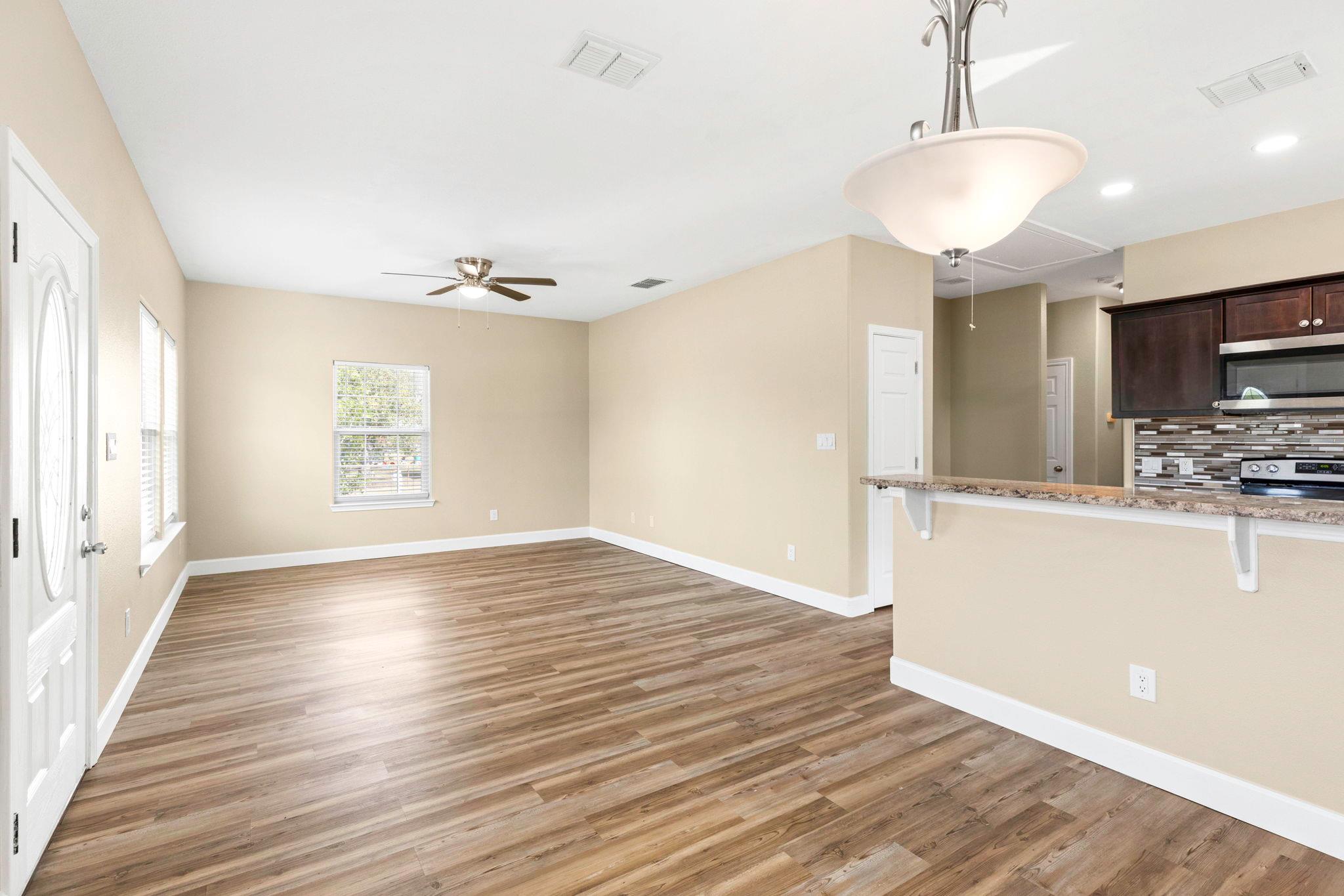 1628 Armstrong St, Luling, TX 78648