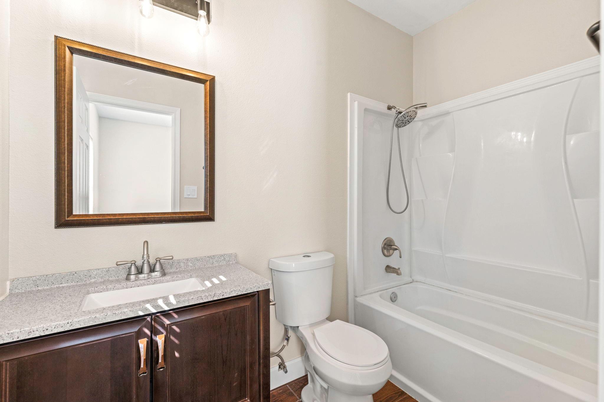 1628 Armstrong St, Luling, TX 78648