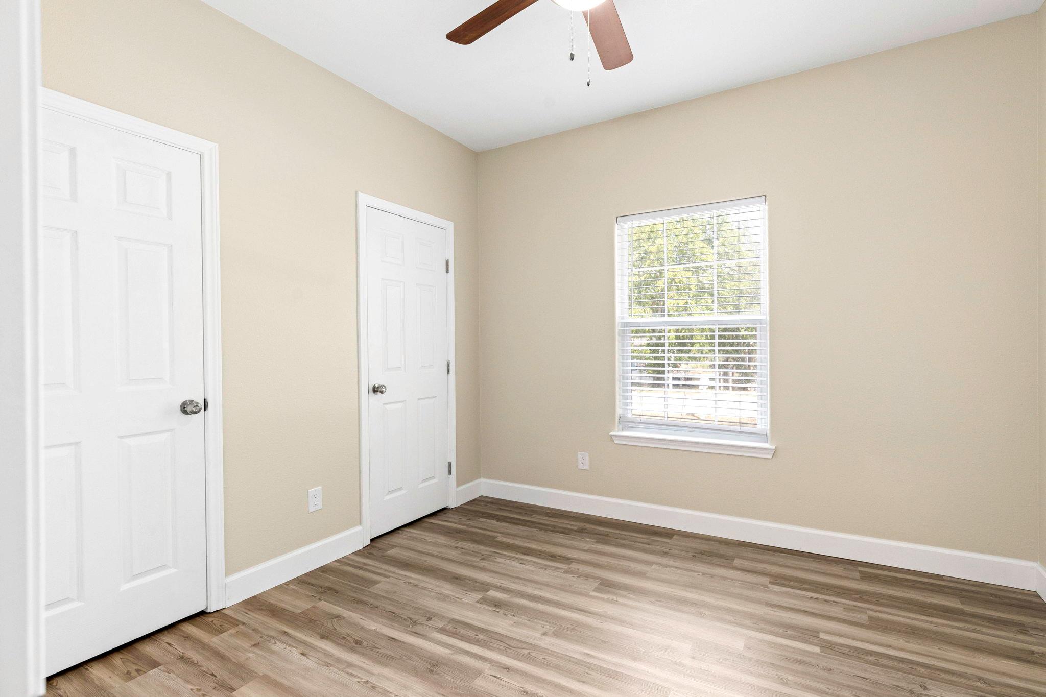 1628 Armstrong St, Luling, TX 78648