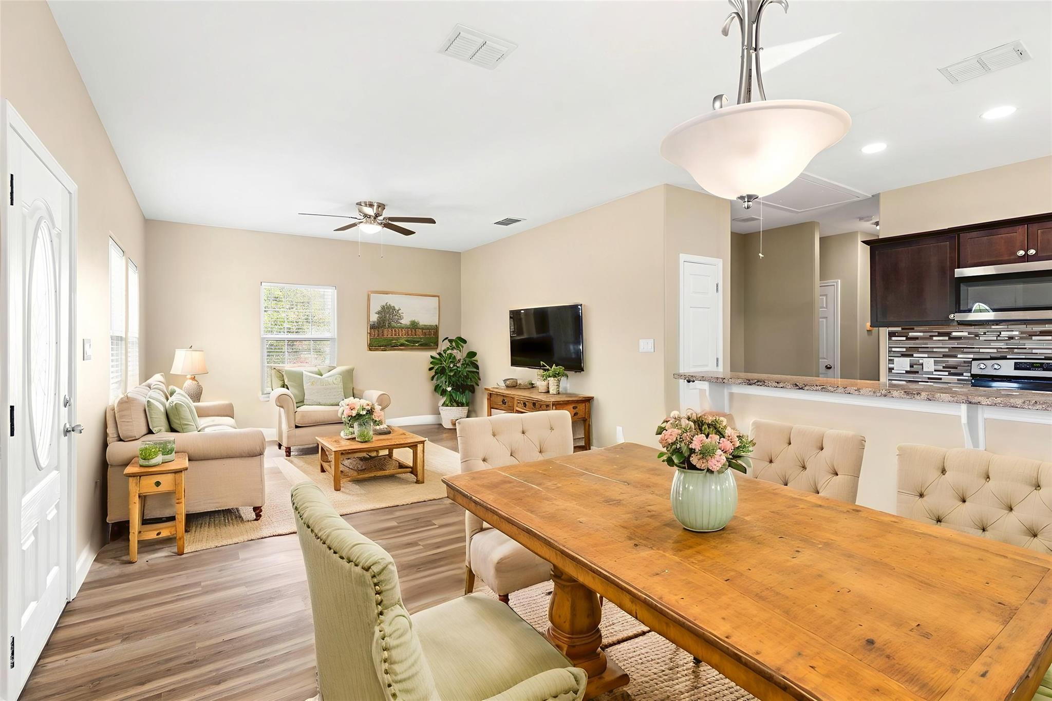 1628 Armstrong St, Luling, TX 78648