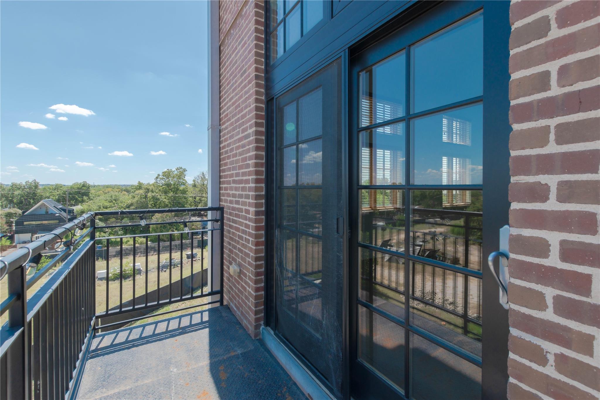 2235 E 6th St # 404, Austin, TX 78702