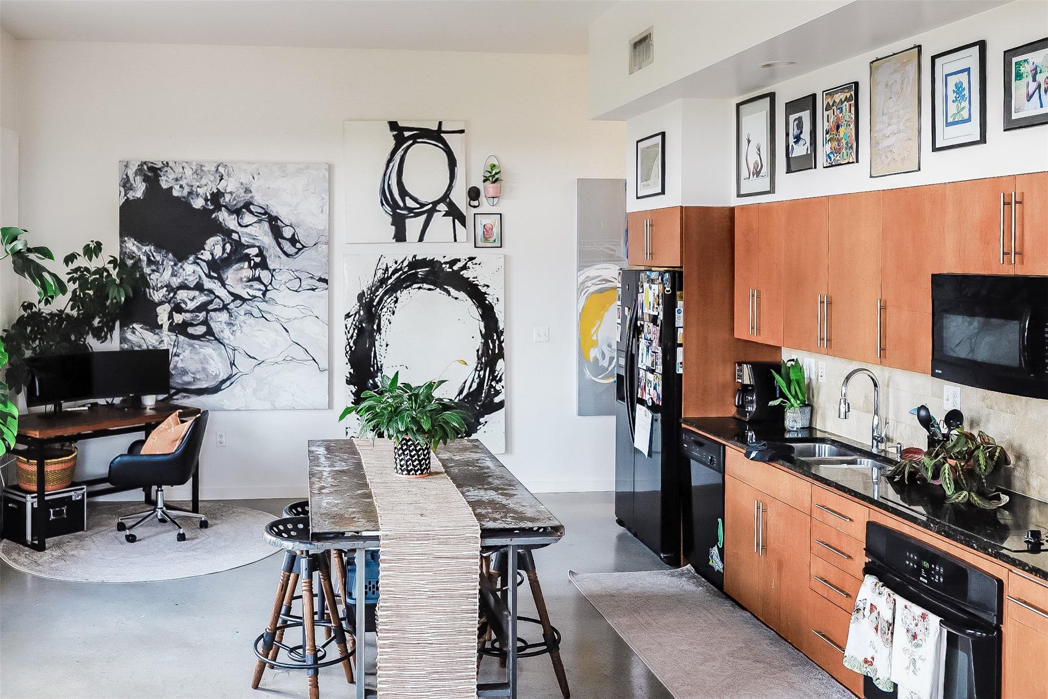 2235 E 6th St # 404, Austin, TX 78702