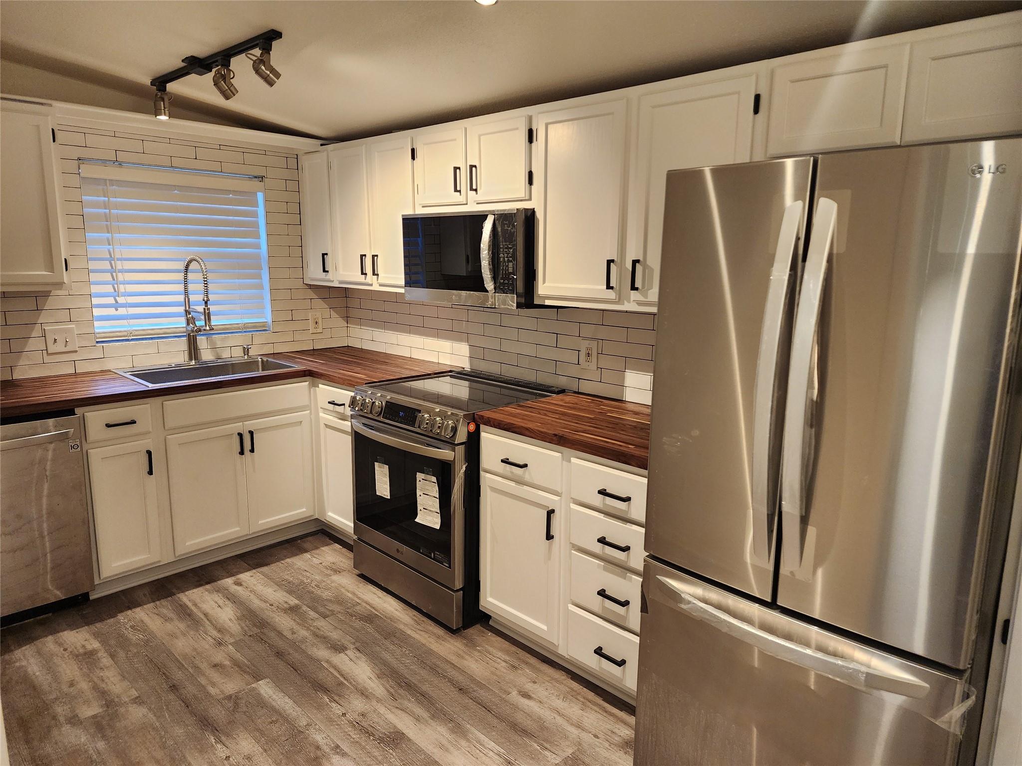 7705 Debbie Dr # D, Volente, TX 78641