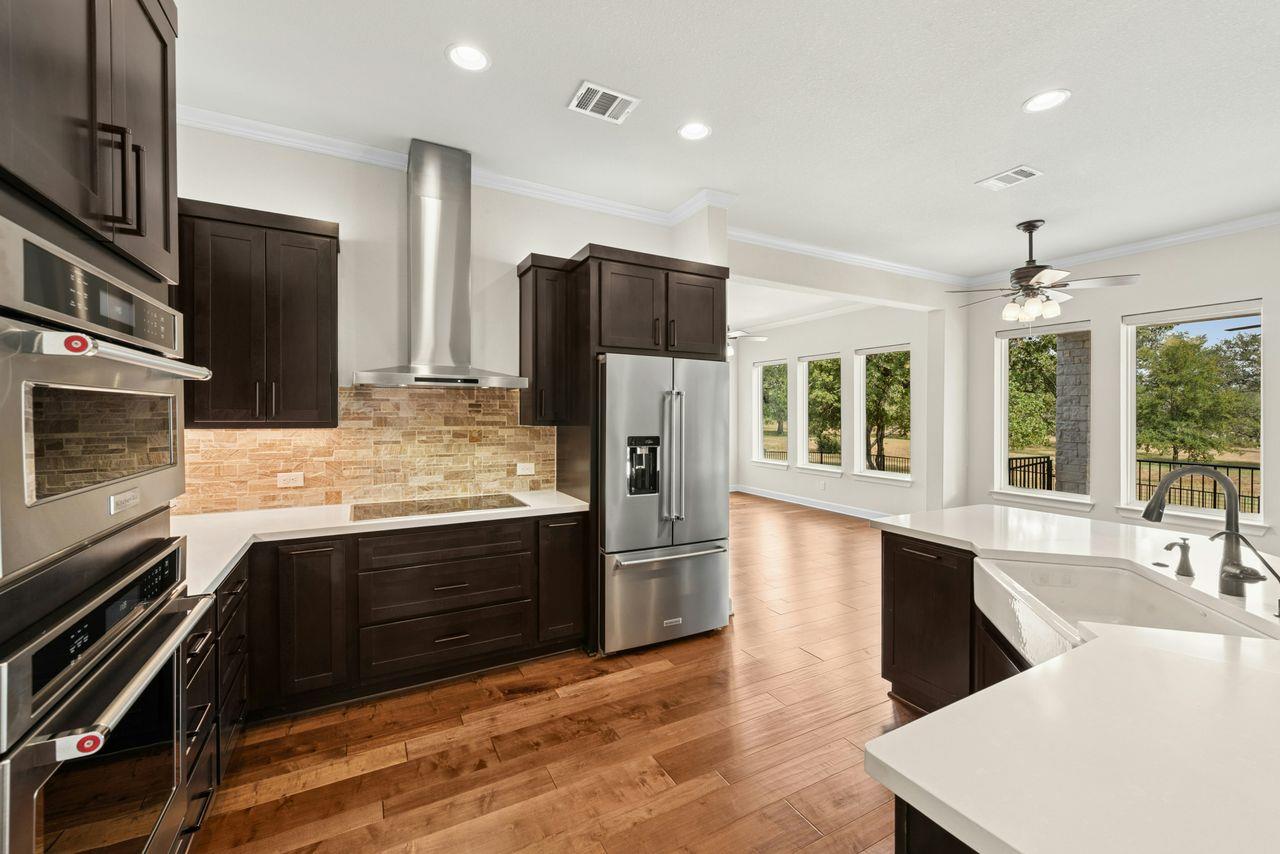 208 Double Horn Trl, Spicewood, TX 78669