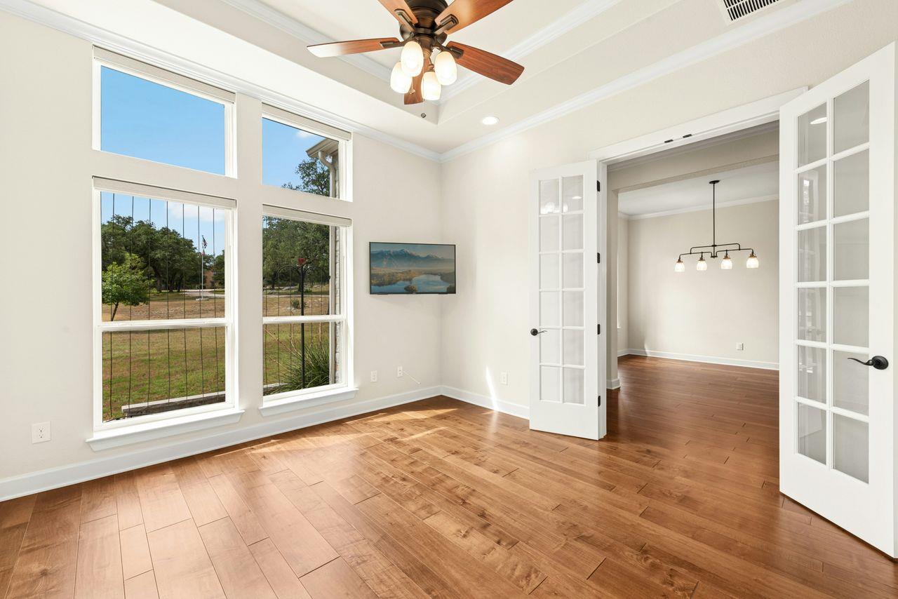 208 Double Horn Trl, Spicewood, TX 78669