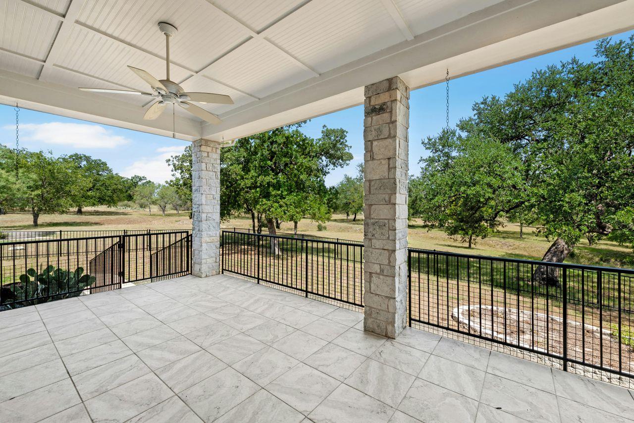 208 Double Horn Trl, Spicewood, TX 78669