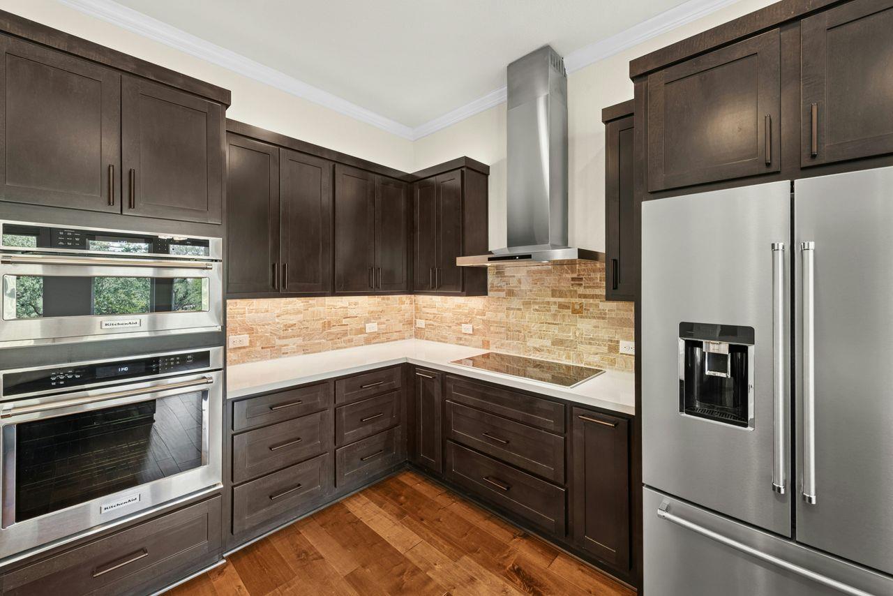 208 Double Horn Trl, Spicewood, TX 78669