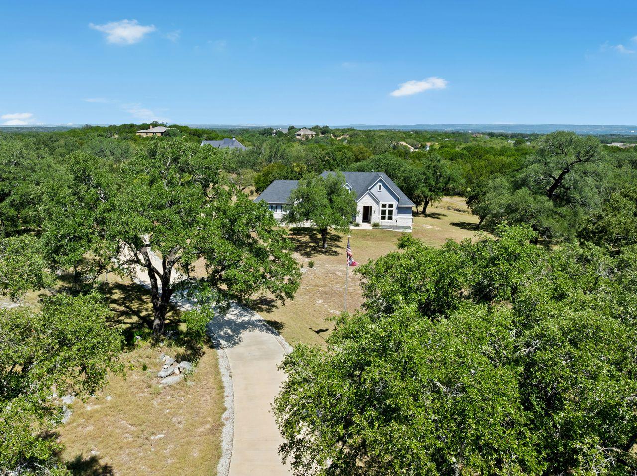 208 Double Horn Trl, Spicewood, TX 78669