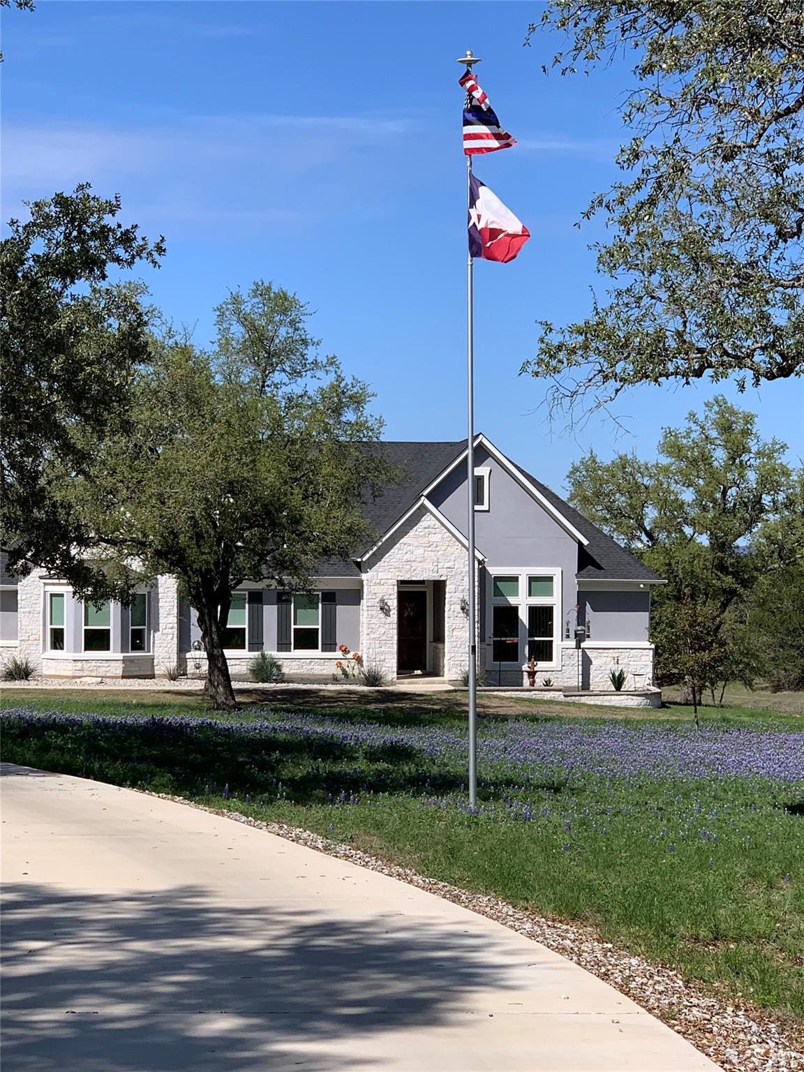 208 Double Horn Trl, Spicewood, TX 78669